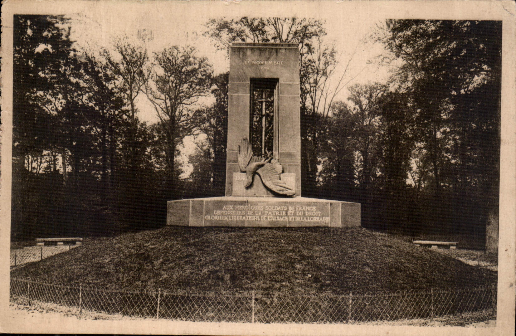 CPA Foret de Compiegne Clairiere de l'Armistice monument du Matin par Ed Brandt 