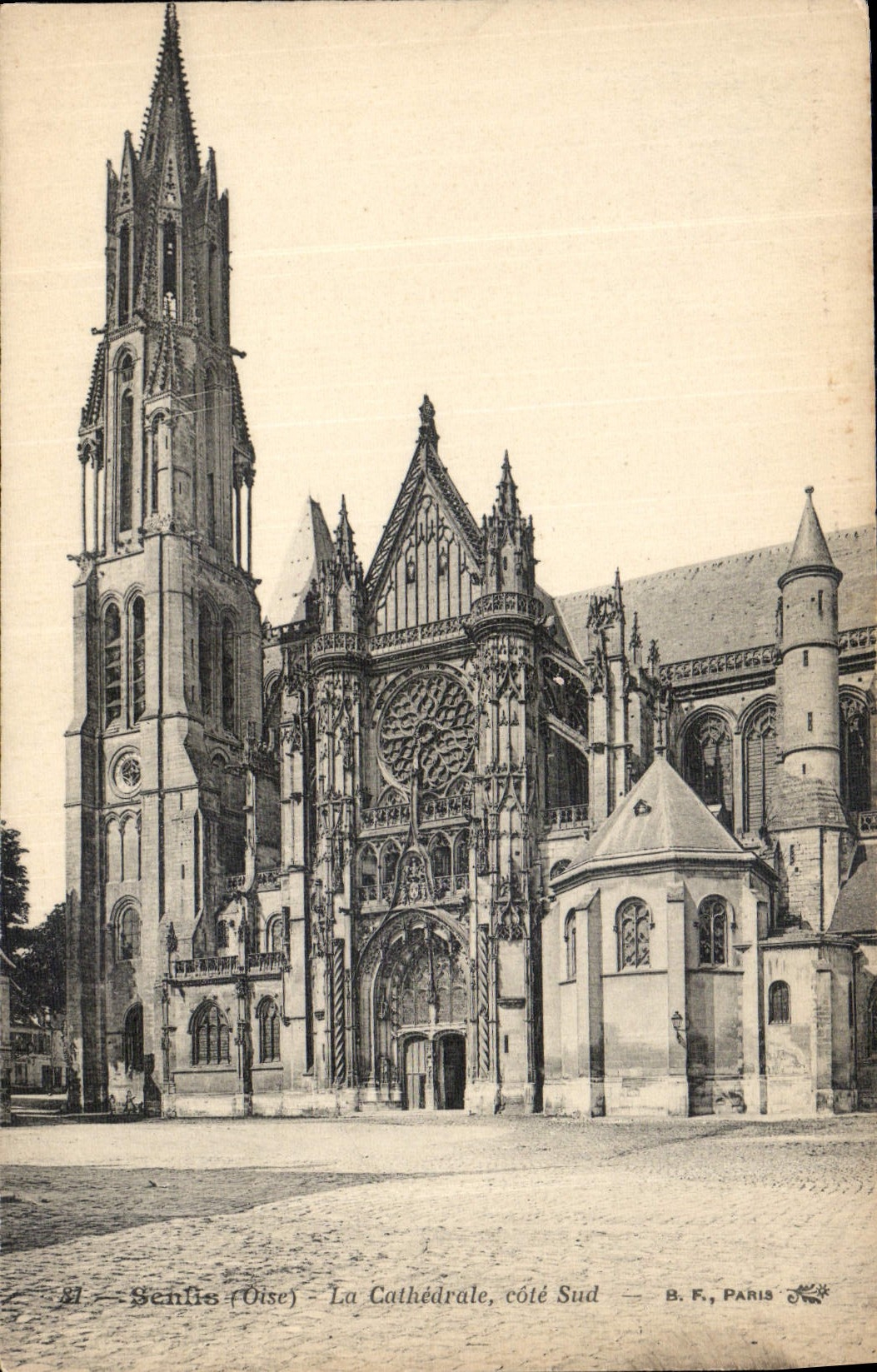 CPA Senlis Oise la Cathedrale Cote Sud 