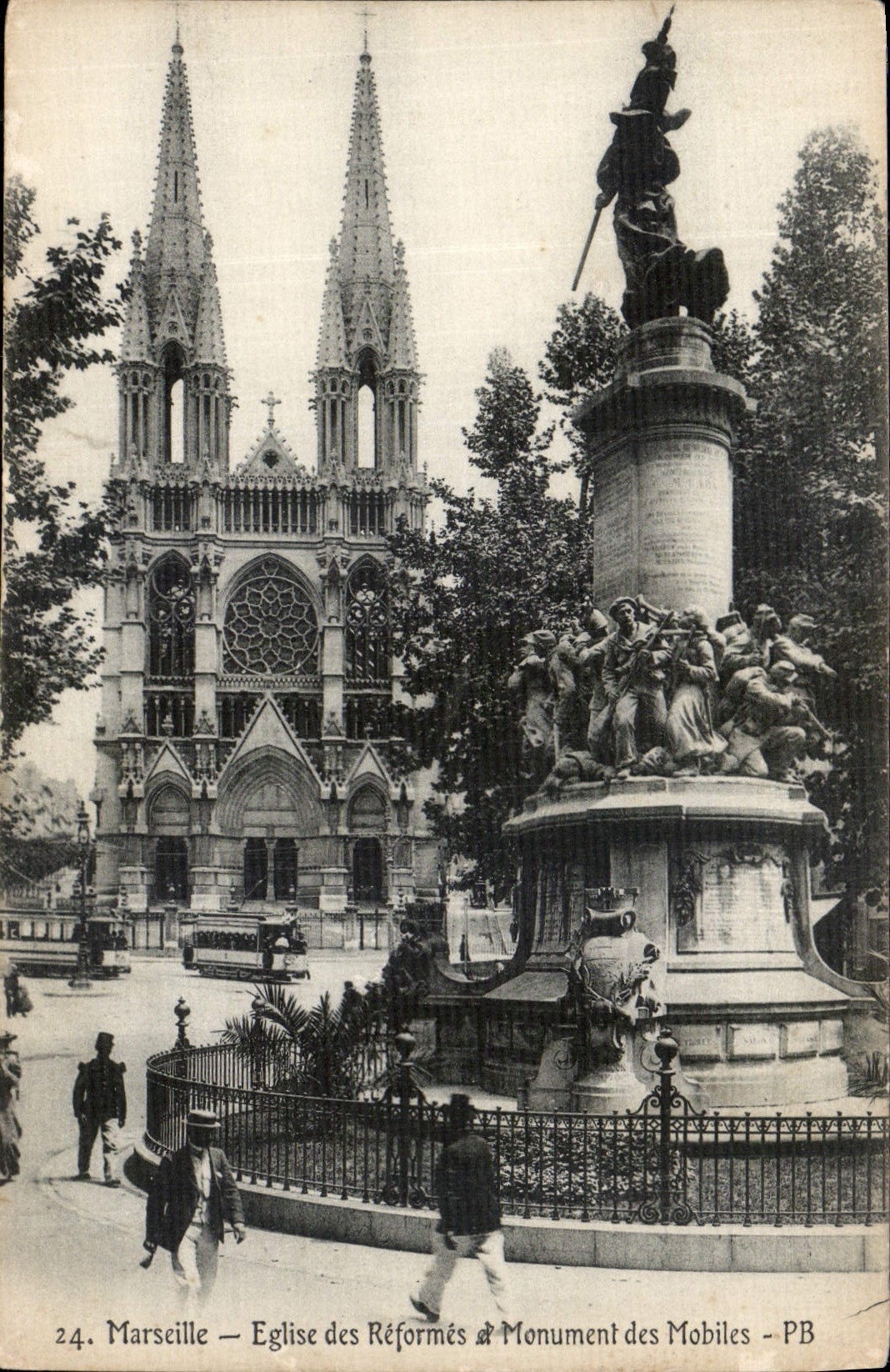 CPA Marseille Eglise des Reformes et Monument des Mobiles 