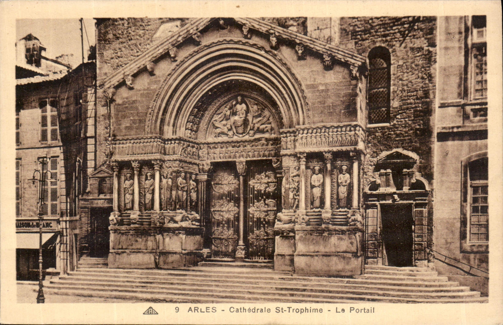 CPA Arles Cathedrale St Trophime le Portail