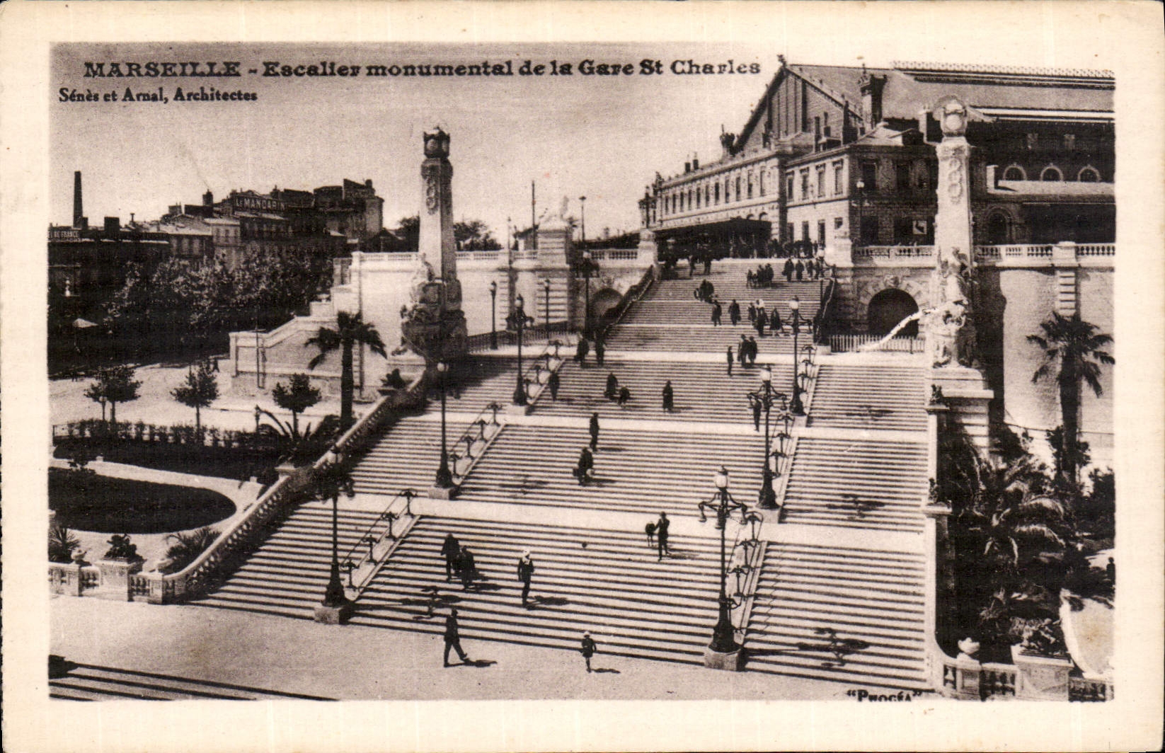 CPA Marseille Escalier monumental de la Gare St Charles 
