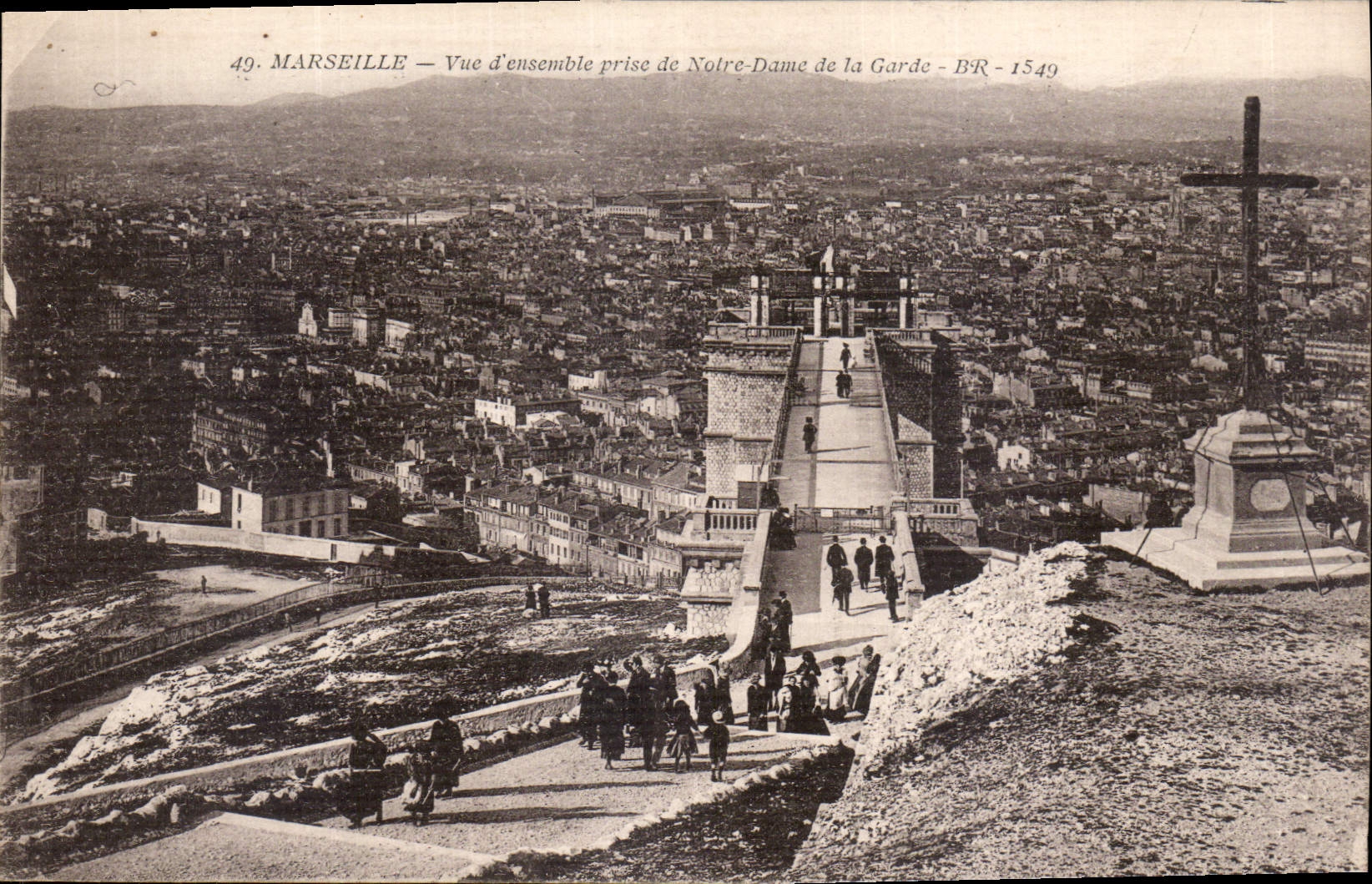 CPA Marseille vue d'ensemble prise de Notre Dame de la Garde 