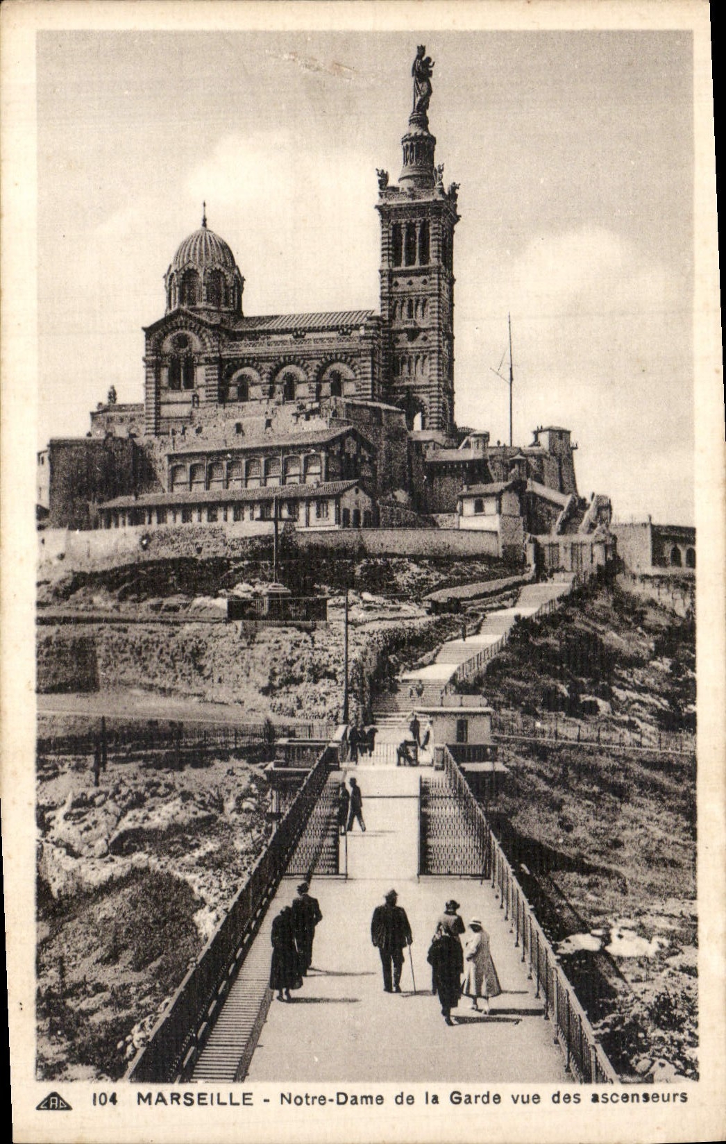 CPA Marseille Notre Dame de la Garde vue des ascenseurs 