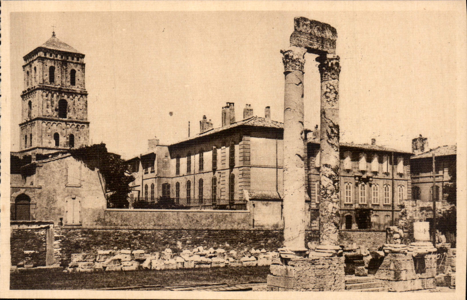 CPA Arles Bouches du Rhone Theatre Antique