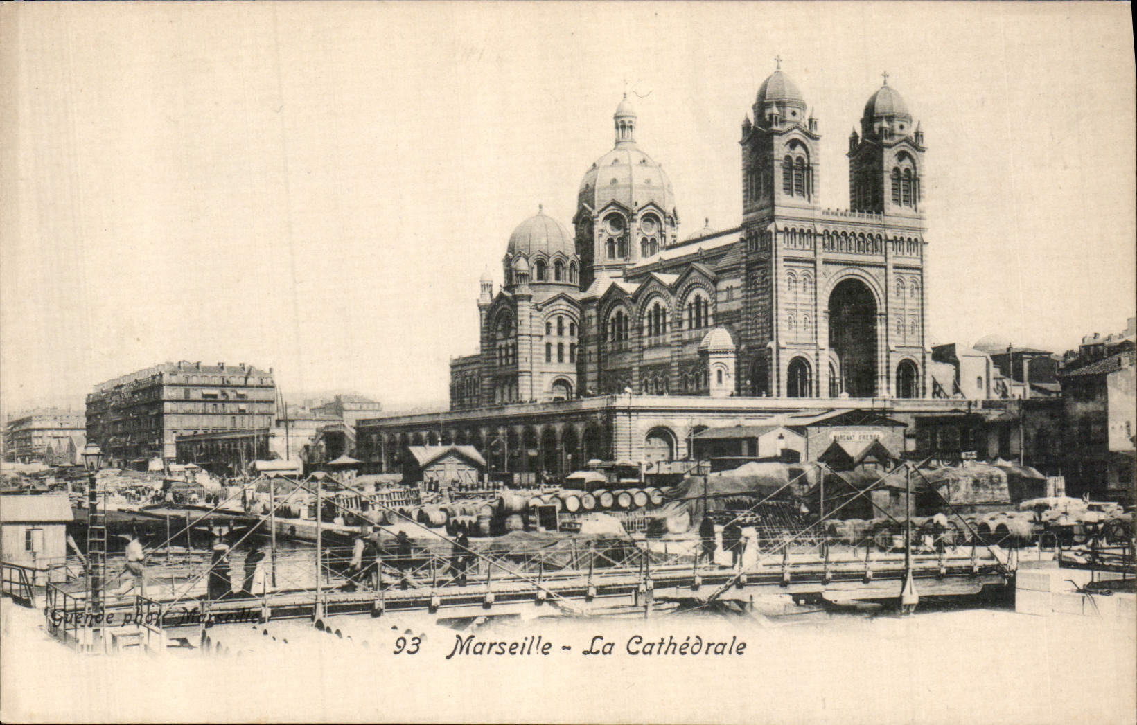 CPA Marseille la Cathedrale 