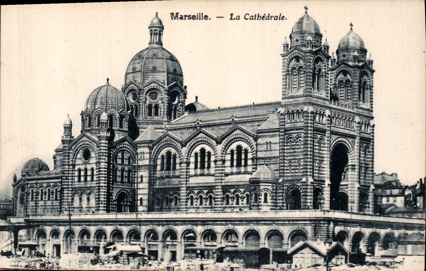 CPA Marseille la Cathedrale 