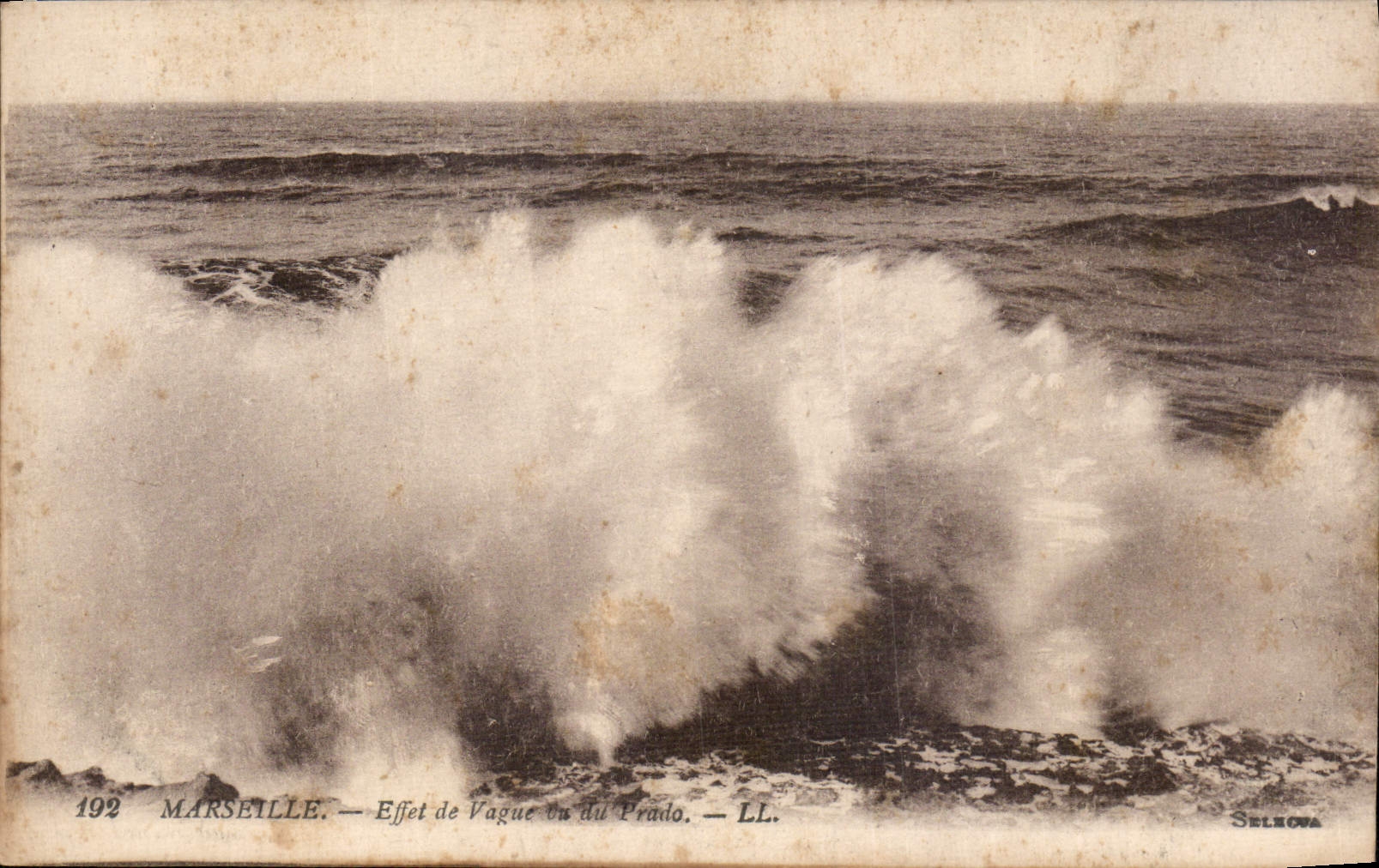 CPA Marseille Effet de Vague vu du prado
