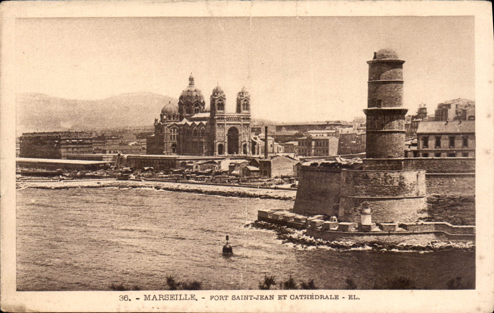 CPA Marseille Port Saint jean et Cathedrale 