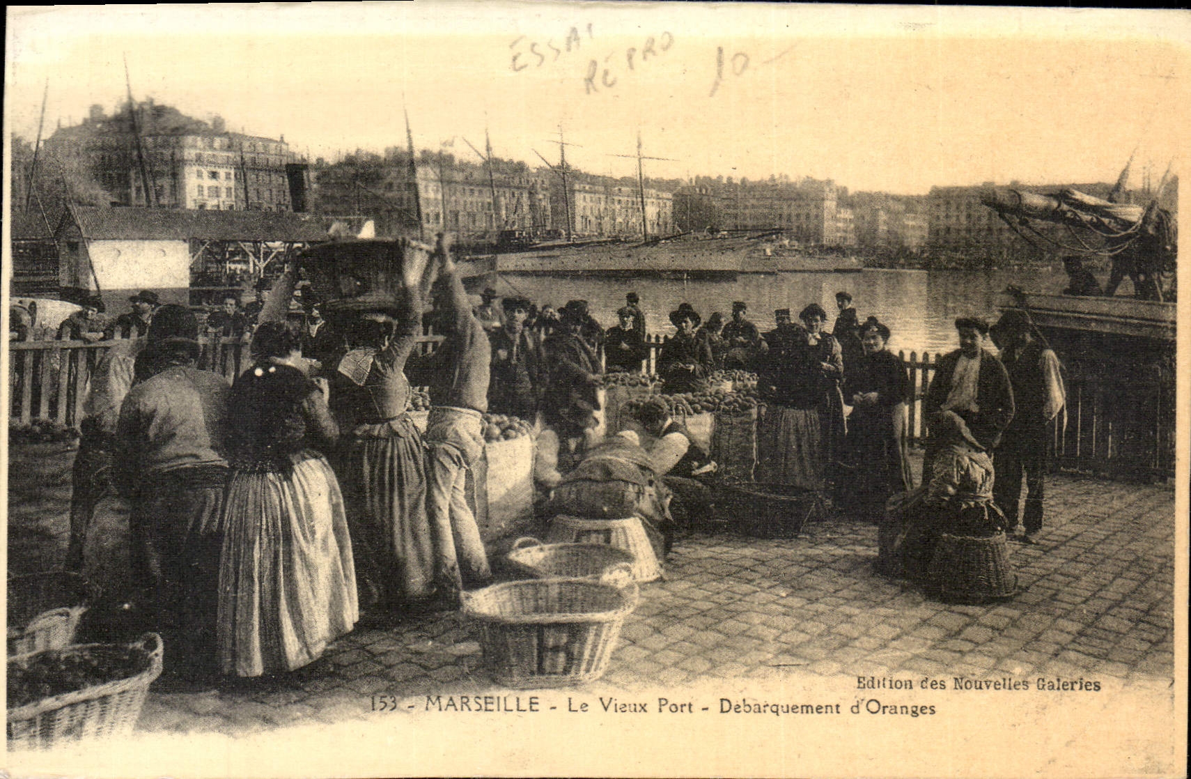 REPRO Marseille le Vieux Port Debarquement d'Oranges