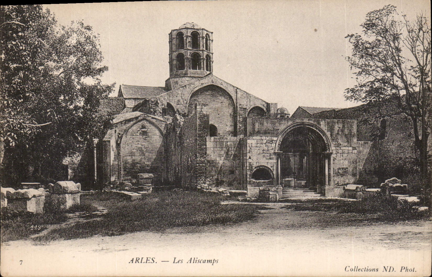 CPA Arles les Aliscamps 