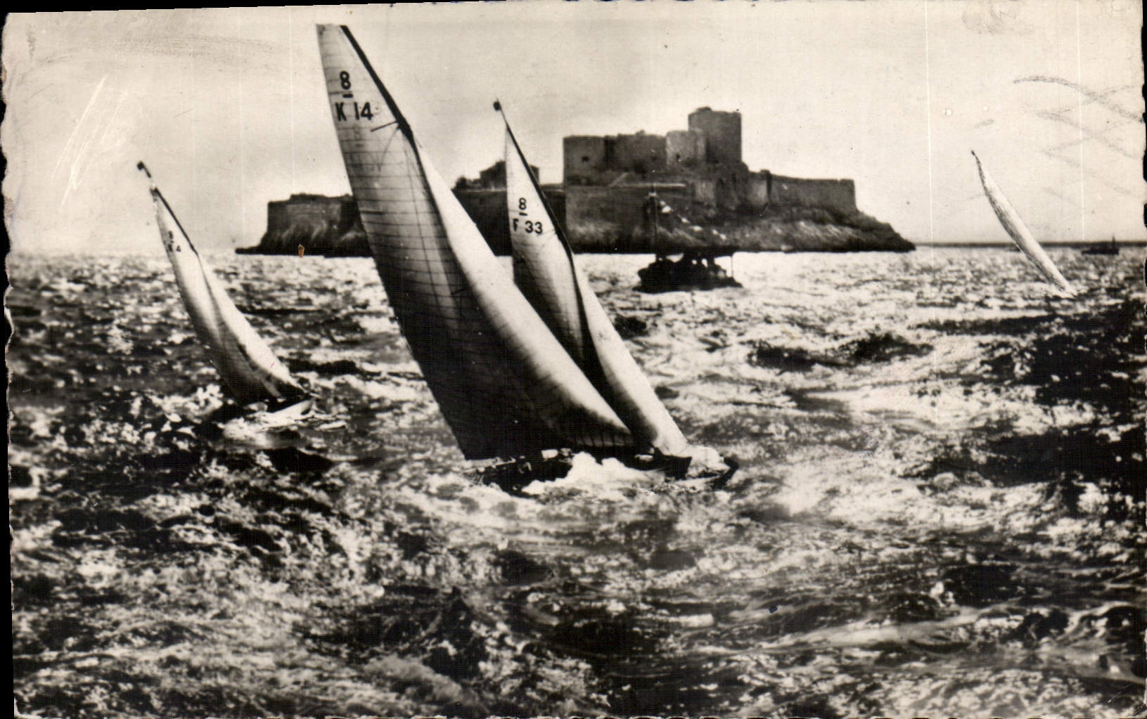 CPA Marseille le Chateau d'If Bateaux Voiliers