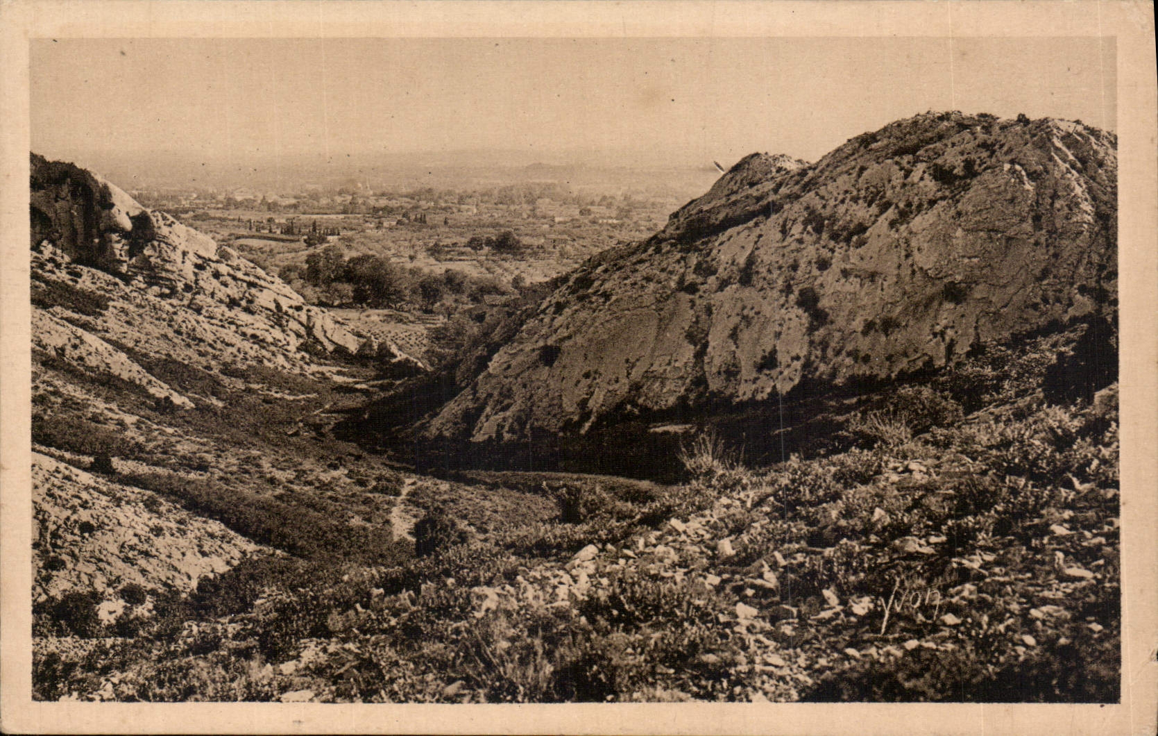 CPA Paysages et pierres de Provence les Alpilles pres de Saint Remy de Provence