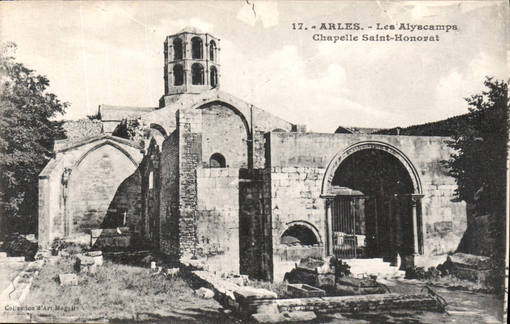 CPA Arles les Alyscamps Chapelle Saint Honorat 