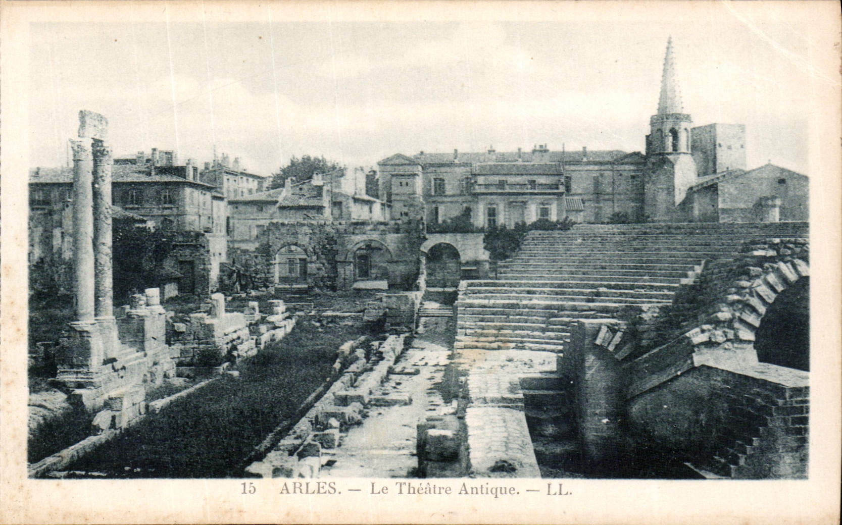 CPA Arles le Theatre Antique 