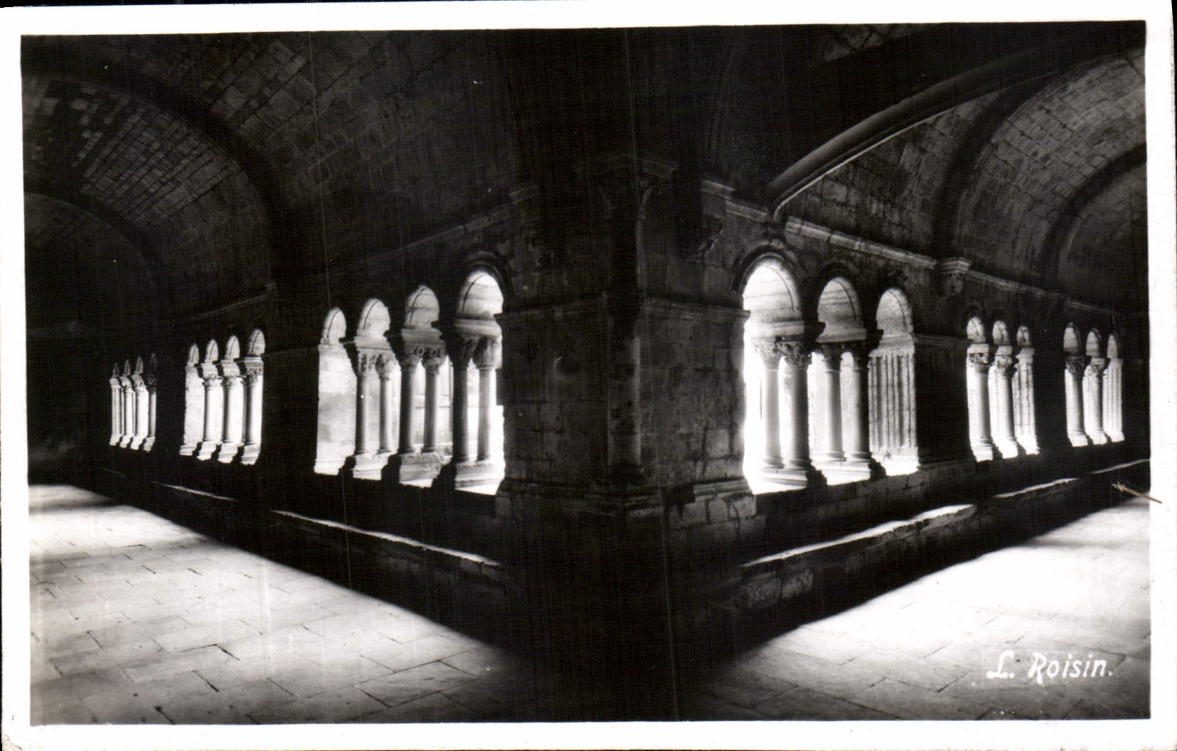 CPA Arles Abbaye de Montmajour XII S le Cloitre 