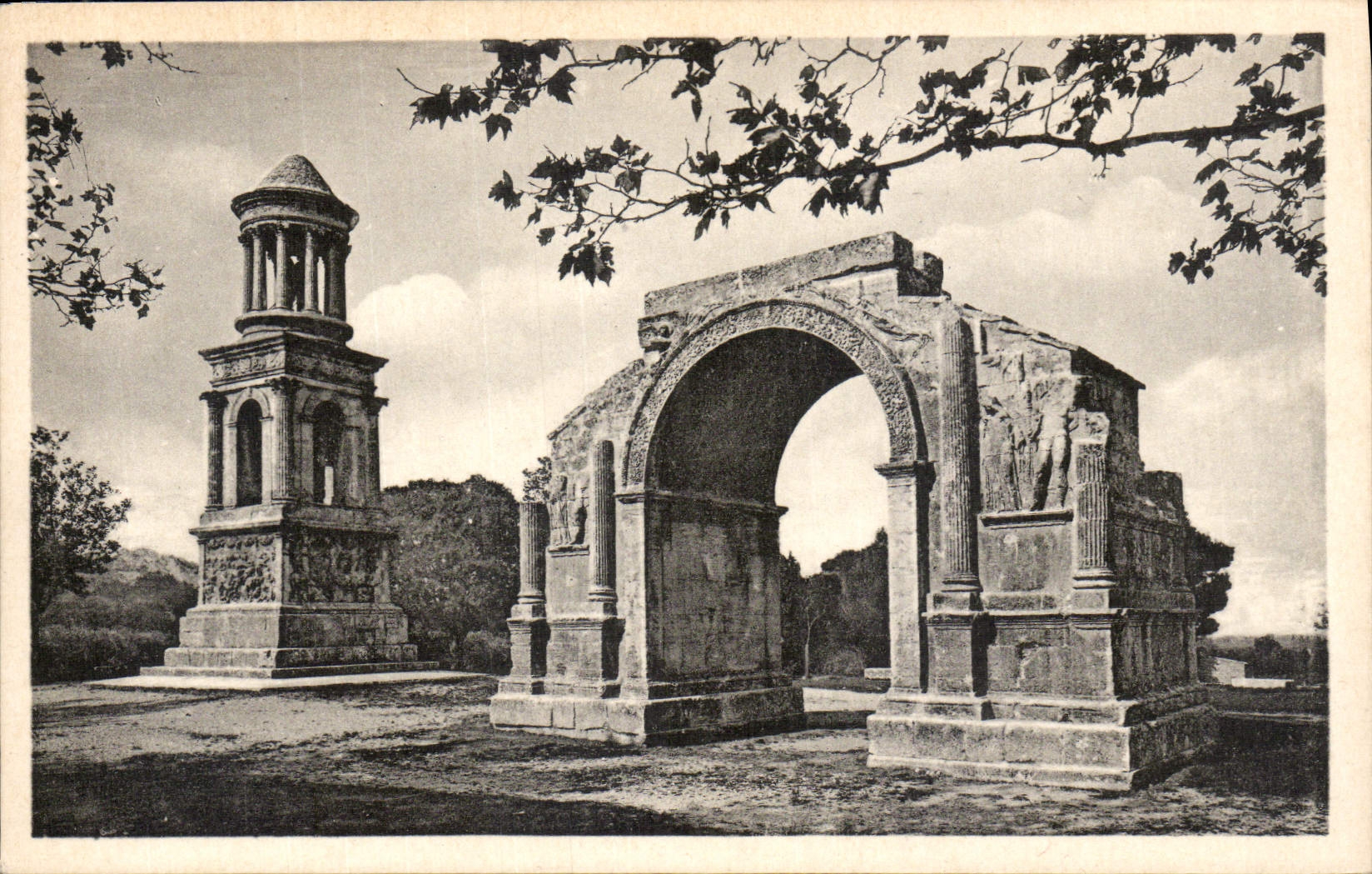 CPA St Remy de Provence l'Arc et le Mausolee