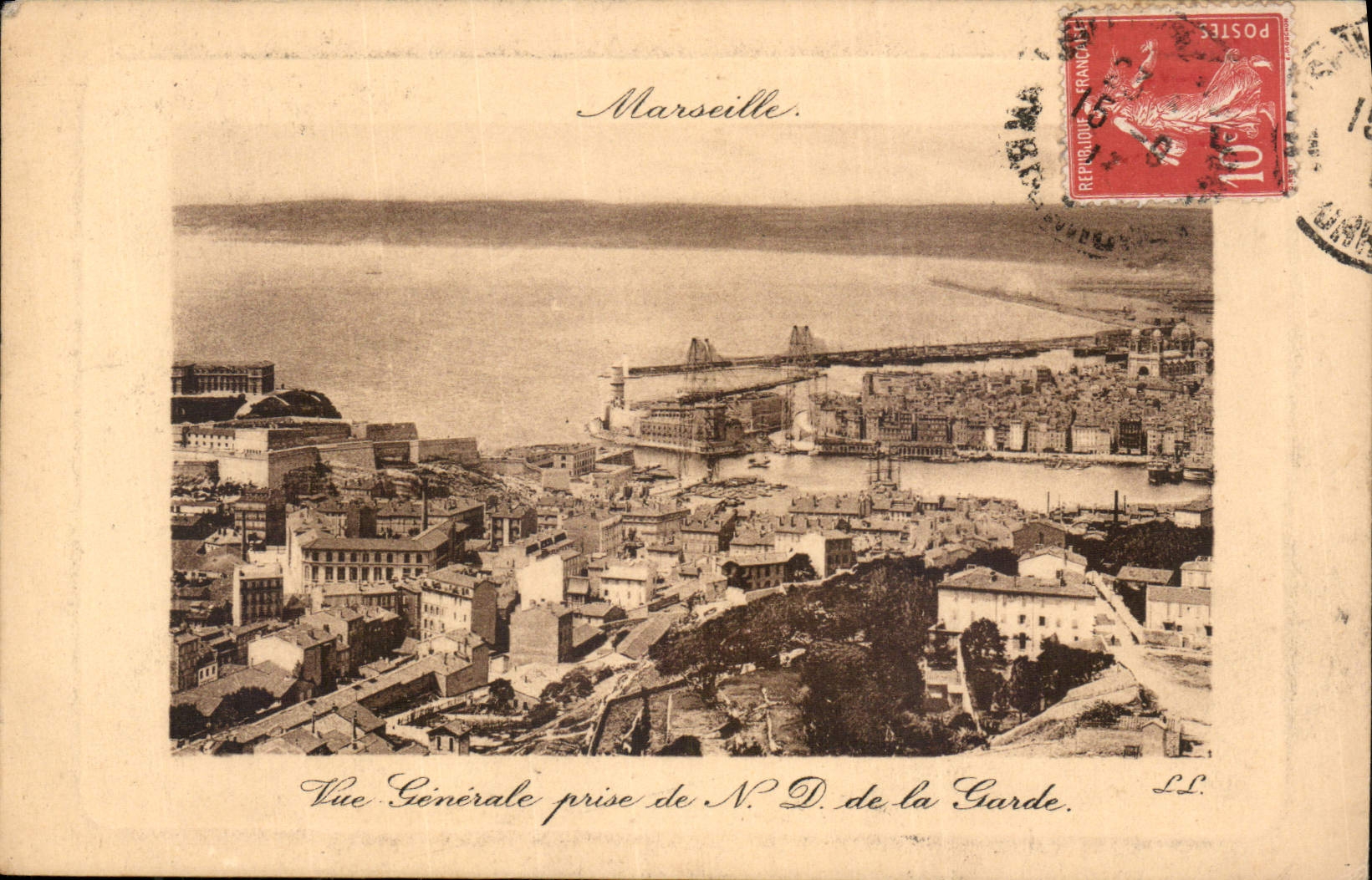 CPA Marseille vue generale prise de N D de la Garde 