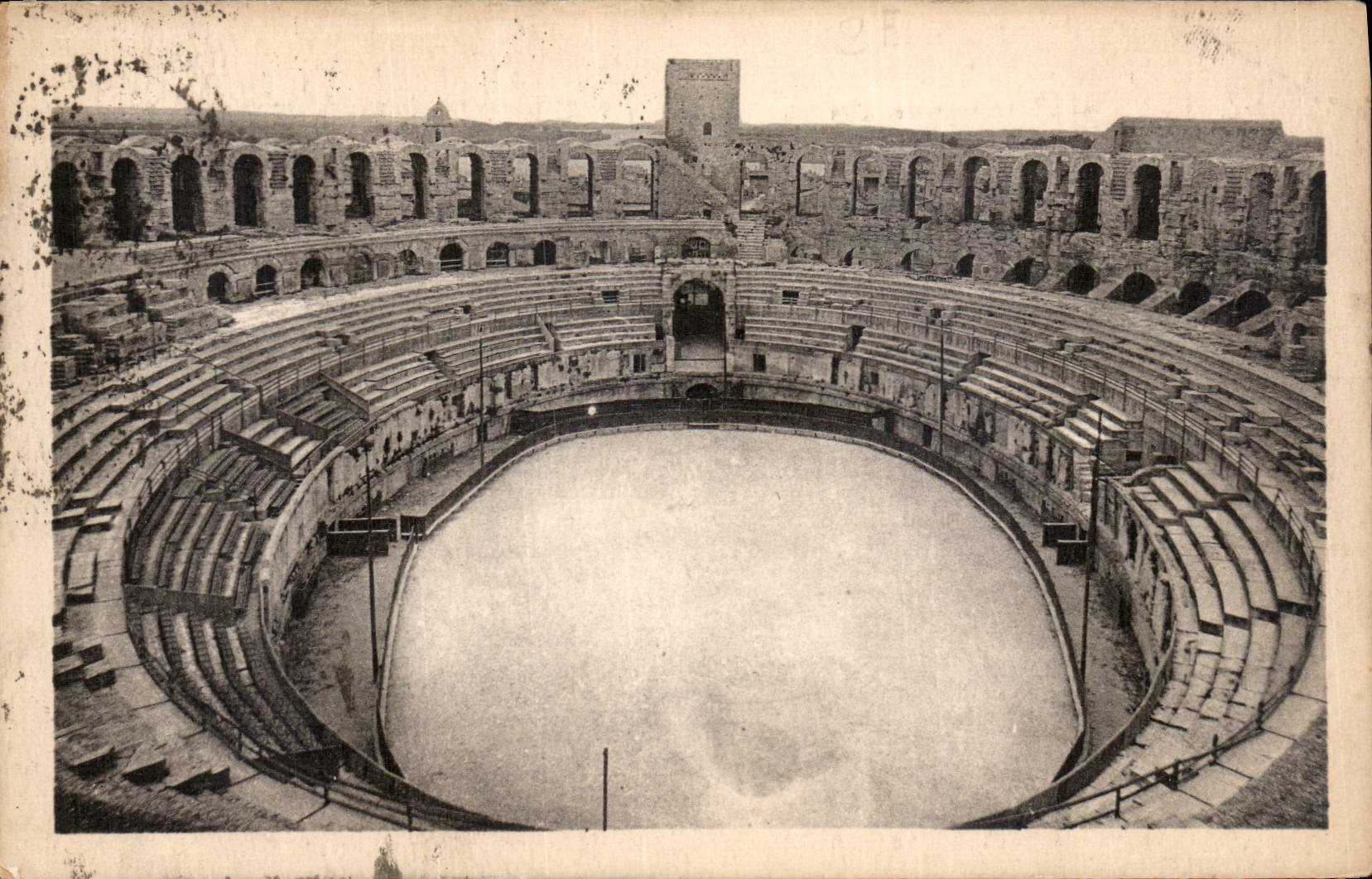 CPA Arles l'Interieur des Arenes 