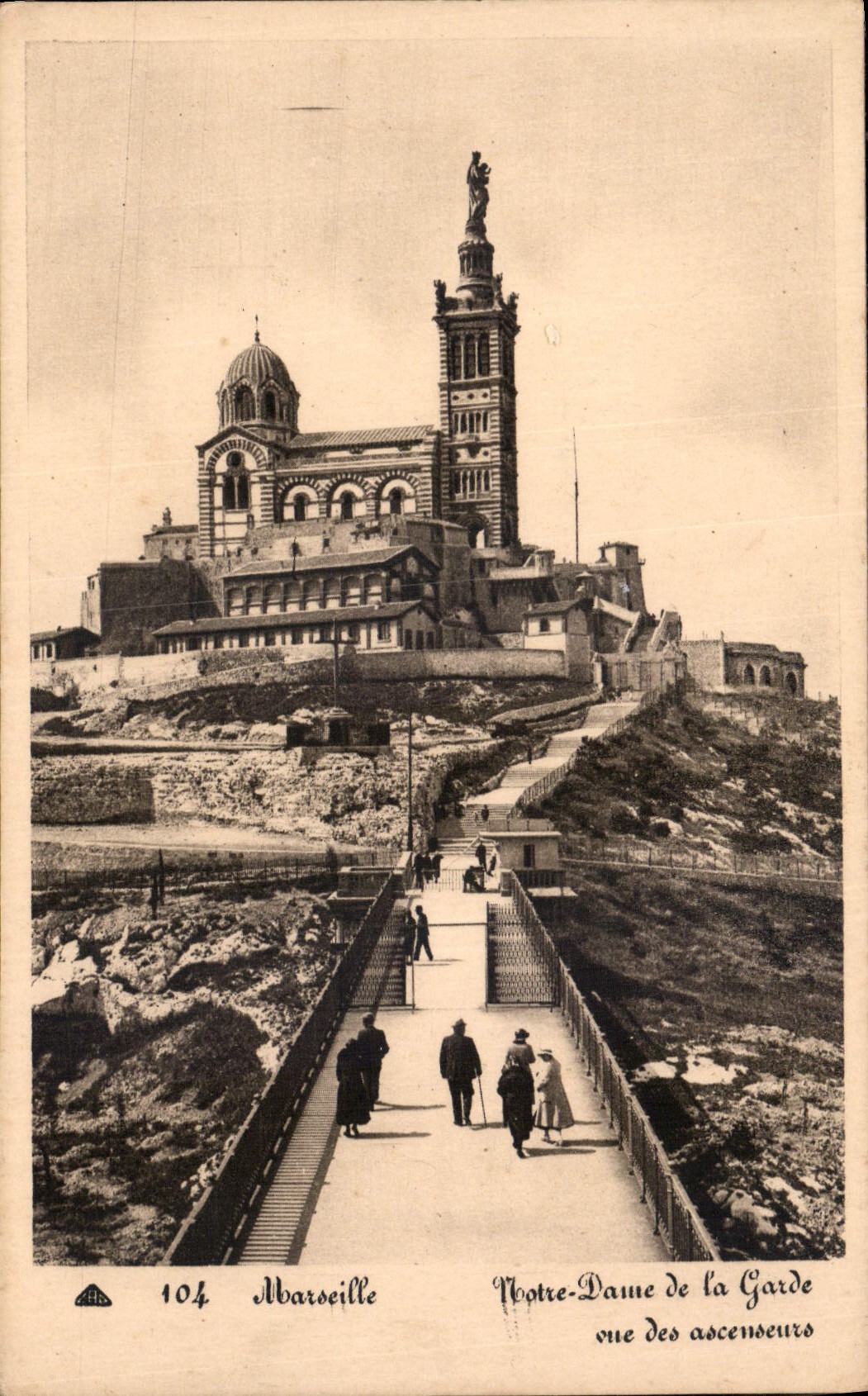 CPA Marseille Notre Dame de la Garde vue des Ascenseurs 