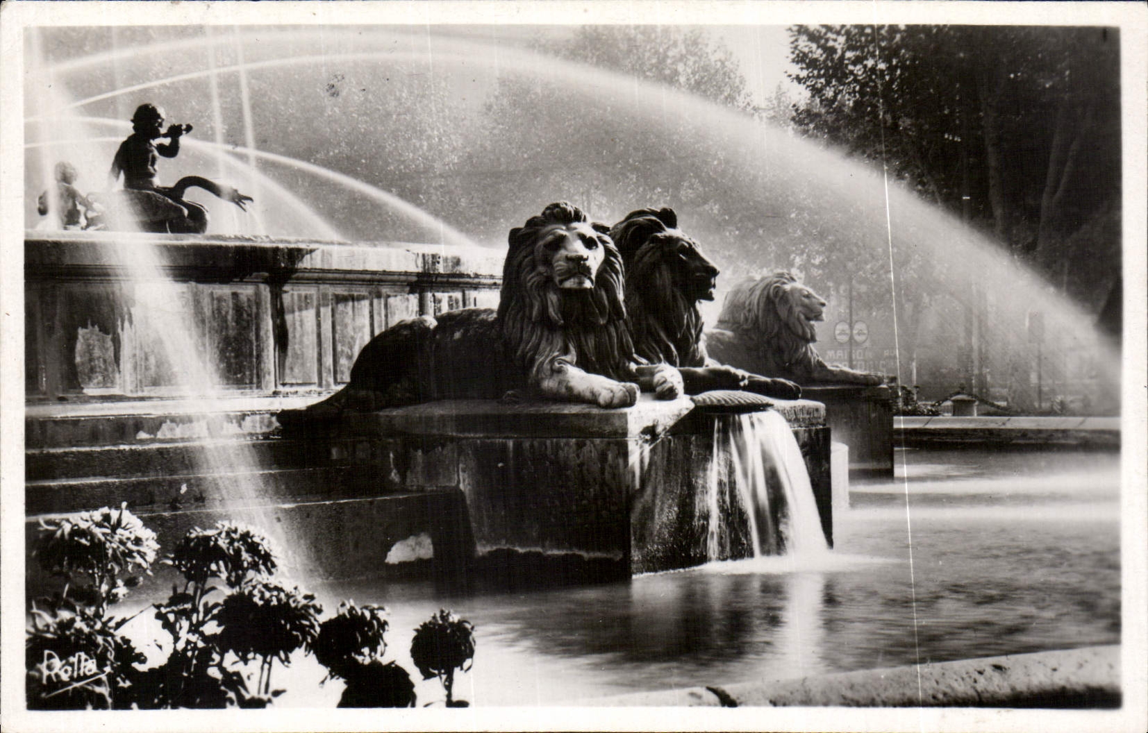 CPA Aix en Provence B du R Grande Fontaine detail 