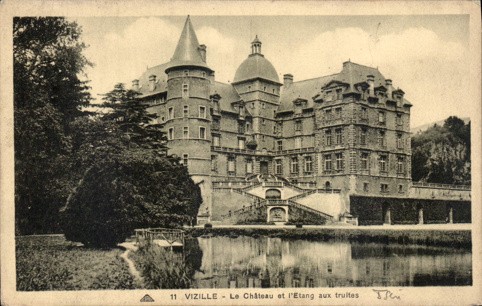 CPA Vizille le Chateau et l'Etang aux truites