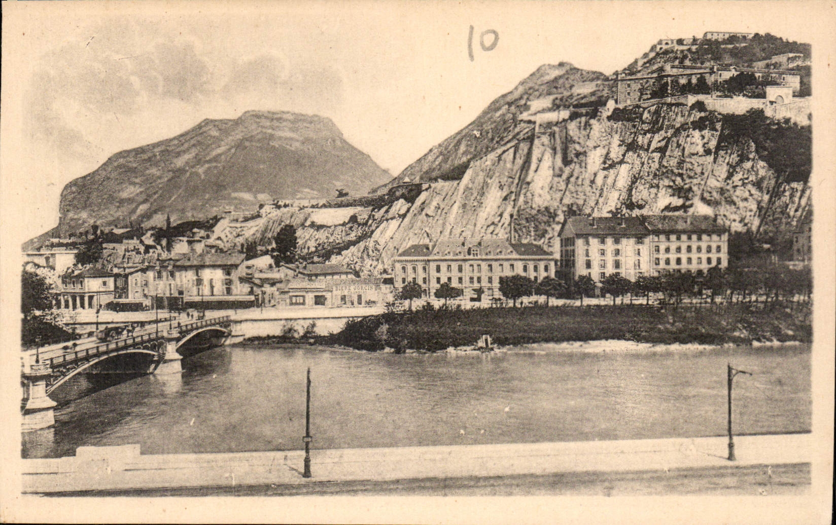 CPA Grenoble vue sur l'Isere le Casque de Neron et les Forts 