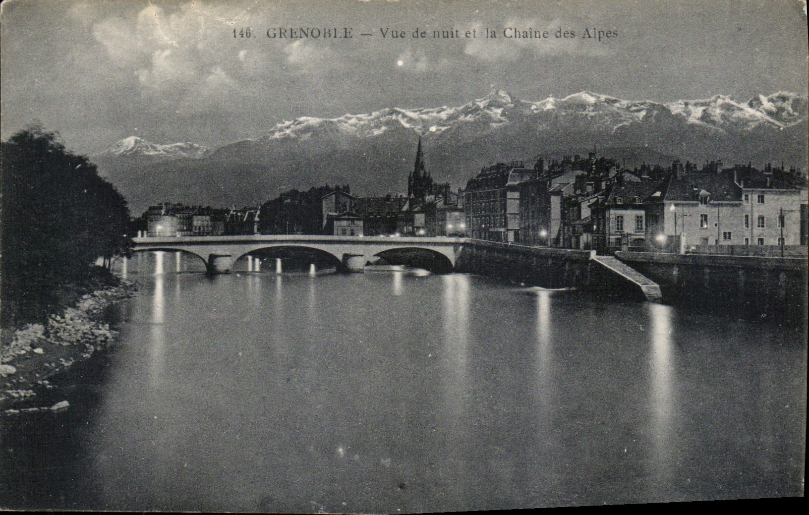 CPA Grenoble vue de nuit et la Chaine des Alpes 