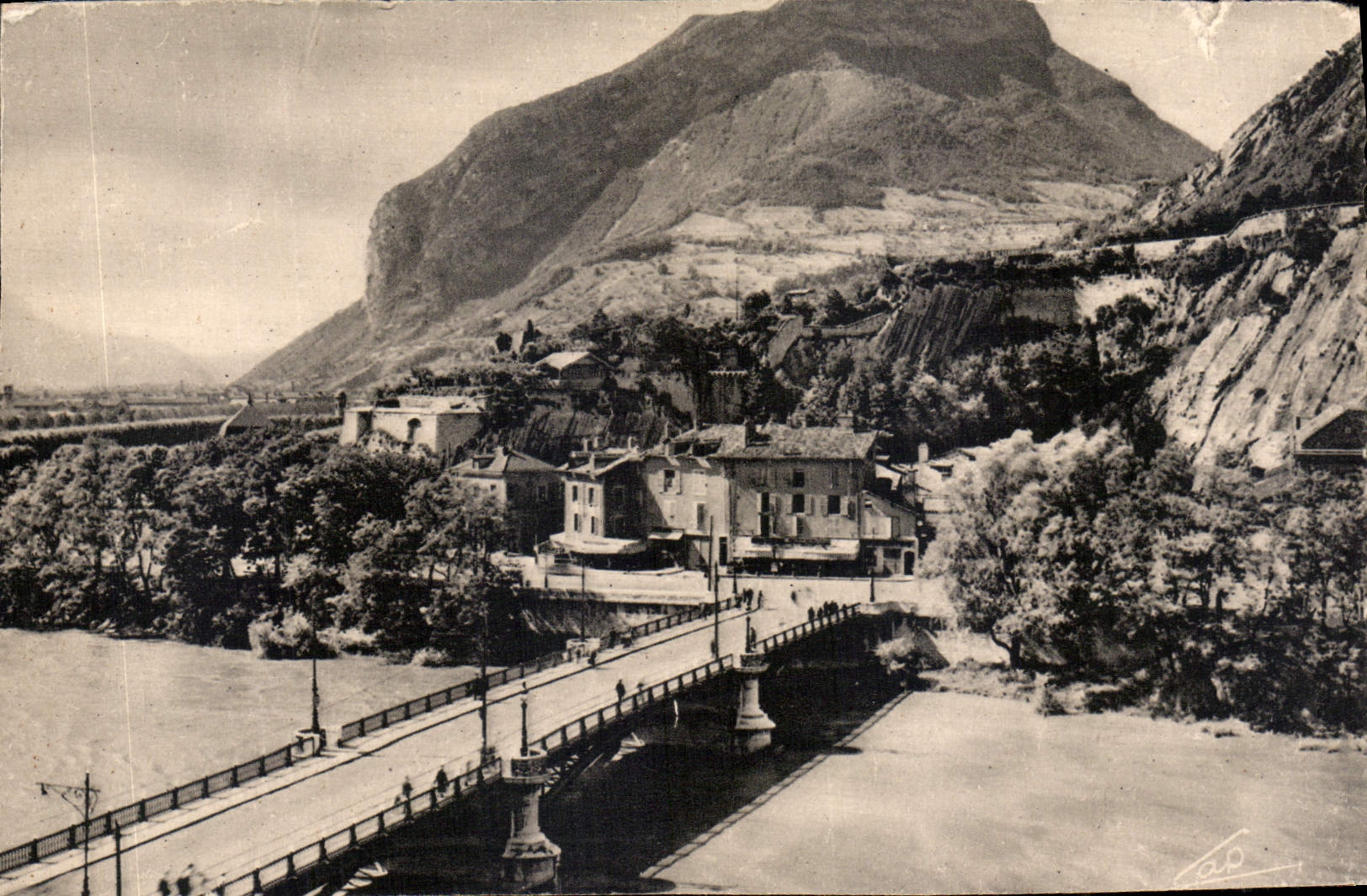 CPA Grenoble Le Pont de la Porte de France et le Casque de Neron 