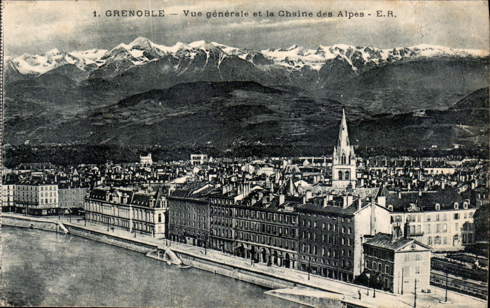 CPA Grenoble vue generale et la Chaine des Alpes 