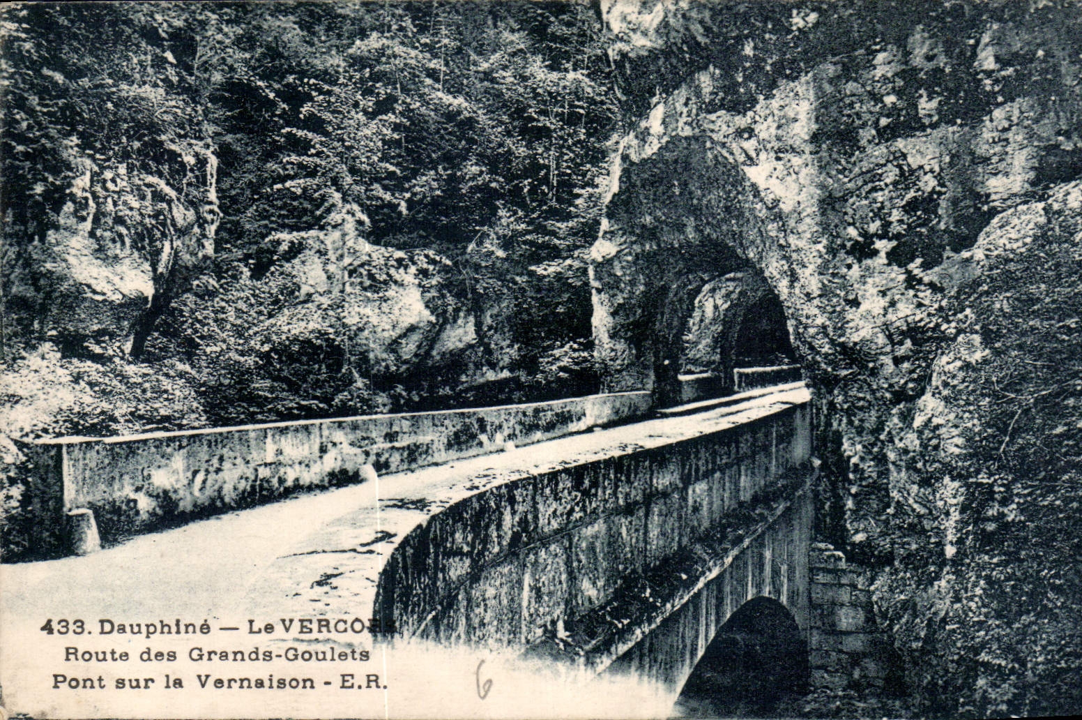 CPA Dauphine le Vercors route des Grands Goulets pont sur la Vernaison