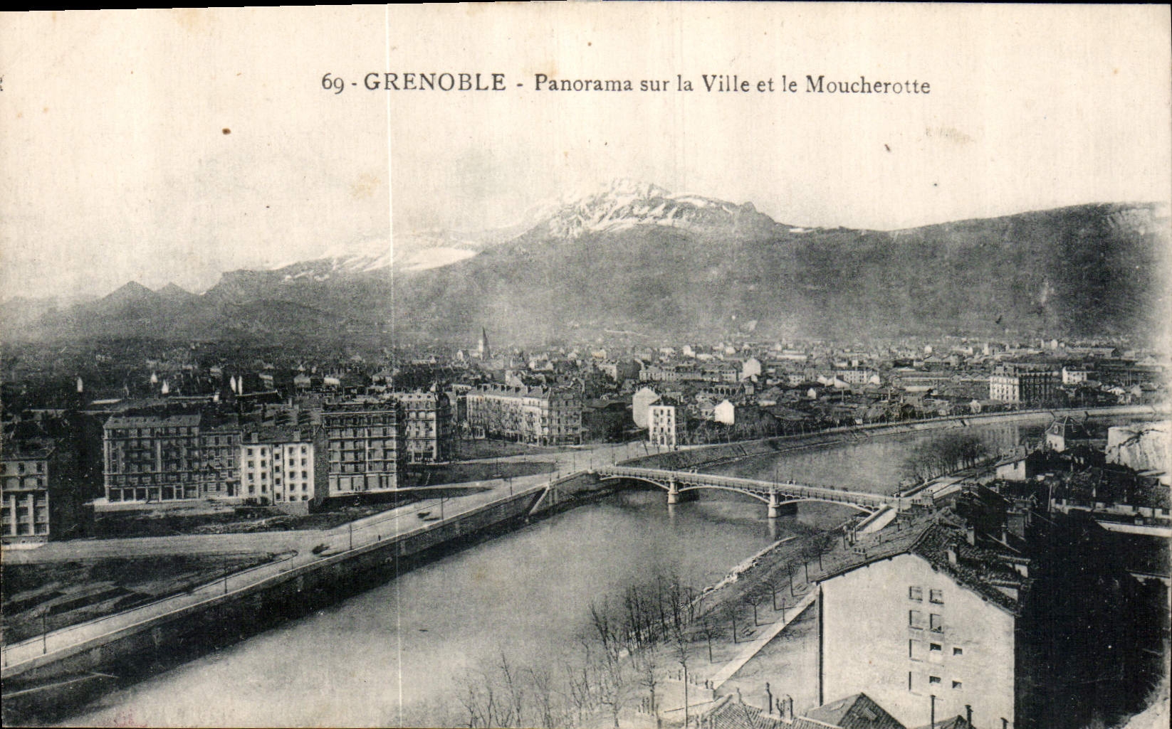 CPA Grenoble Panorama sur la Ville et le Moucherotte 