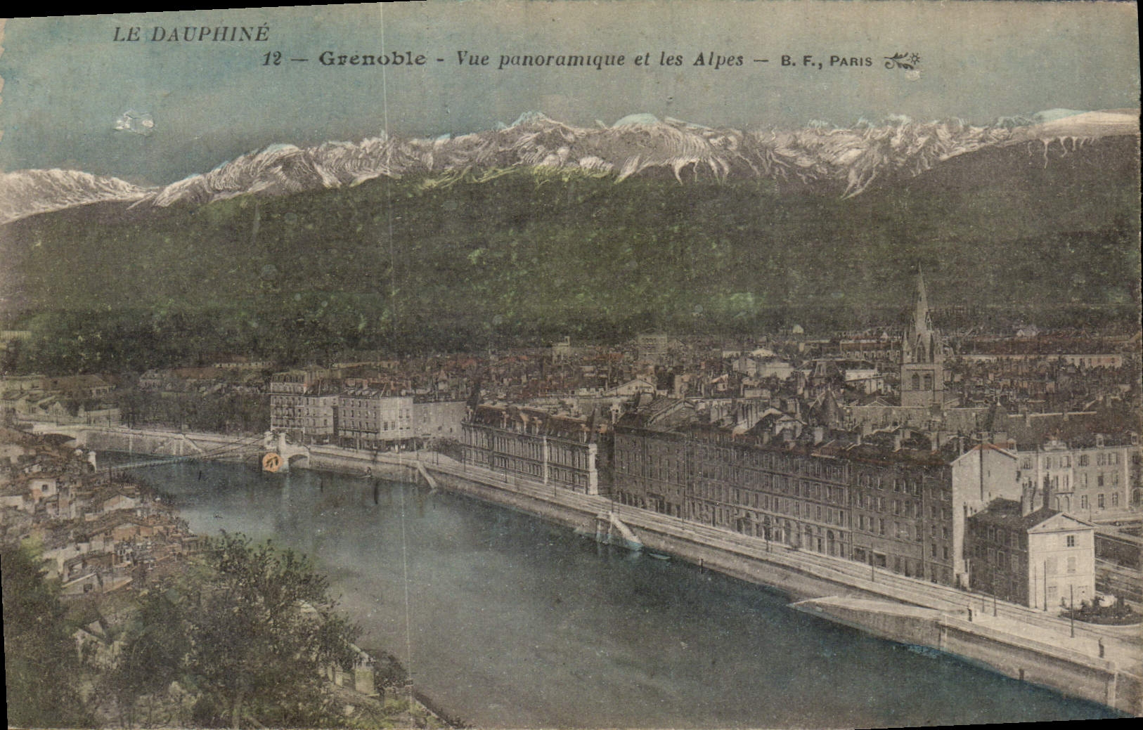 CPA Grenoble vue panoramique et les Alpes 