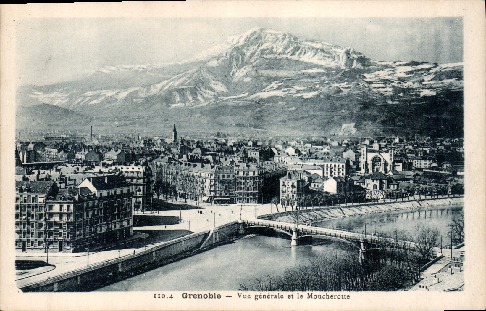 CPA Grenoble vue generale et le Moucherotte 