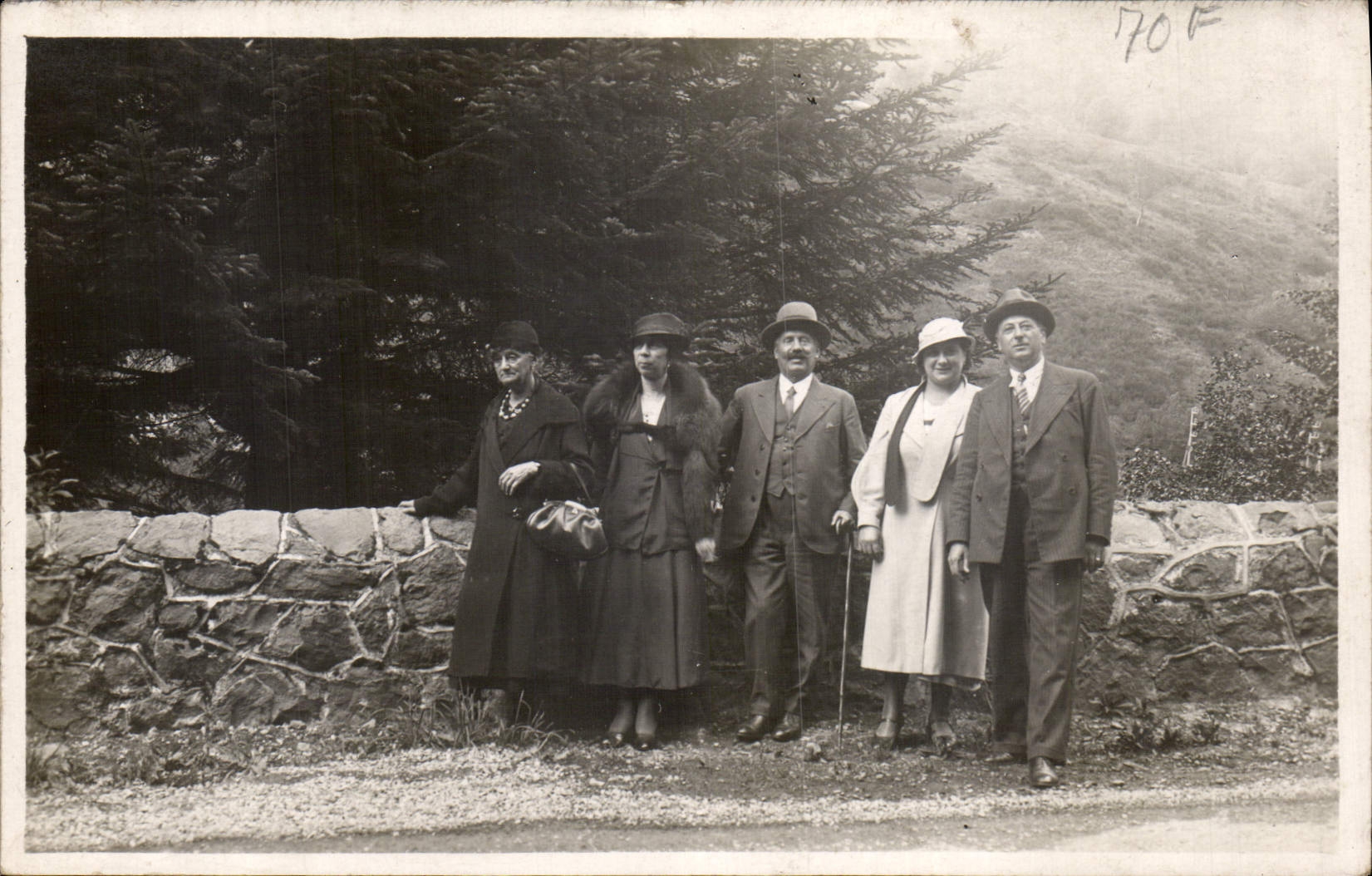 CARTE PHOTO Laon Personnages