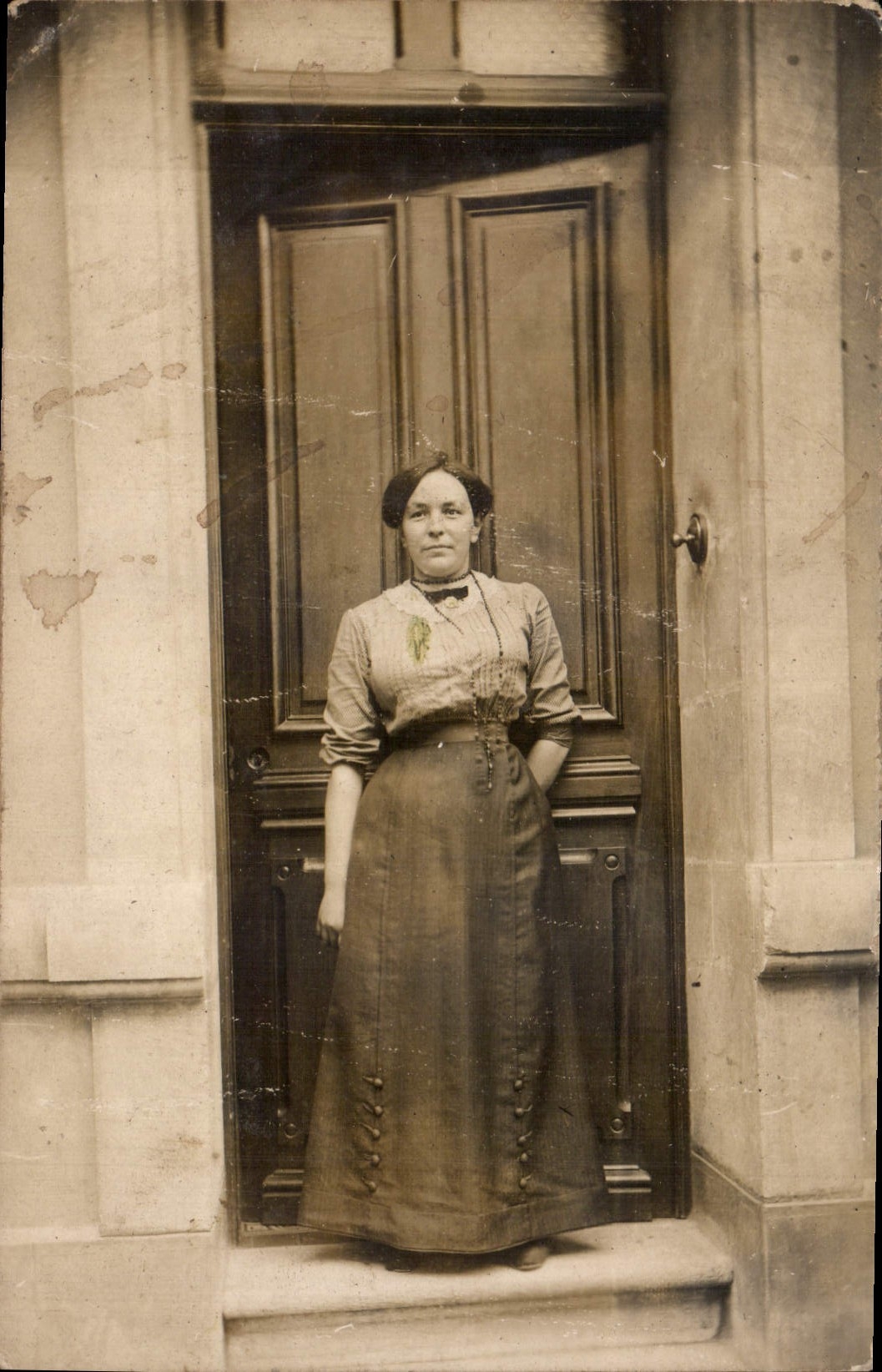 CARTE PHOTO Femme Le Mans