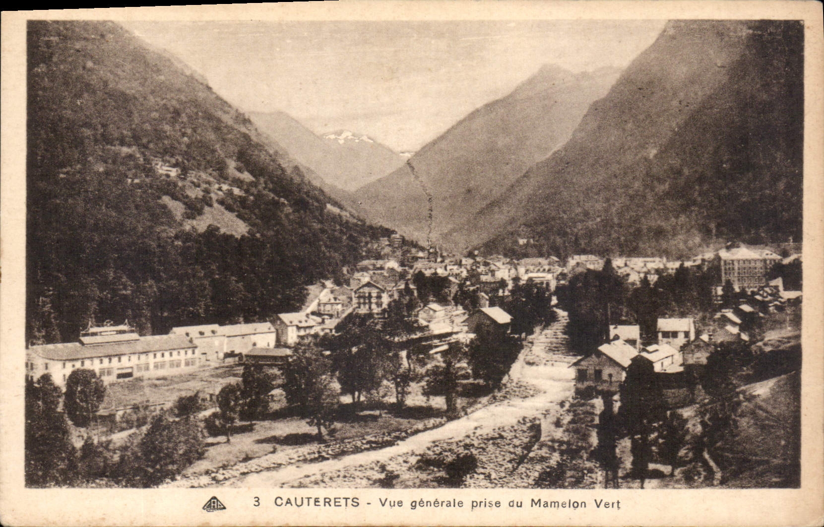 CPA Cauterets vue generale prise du Mamelon Vert 
