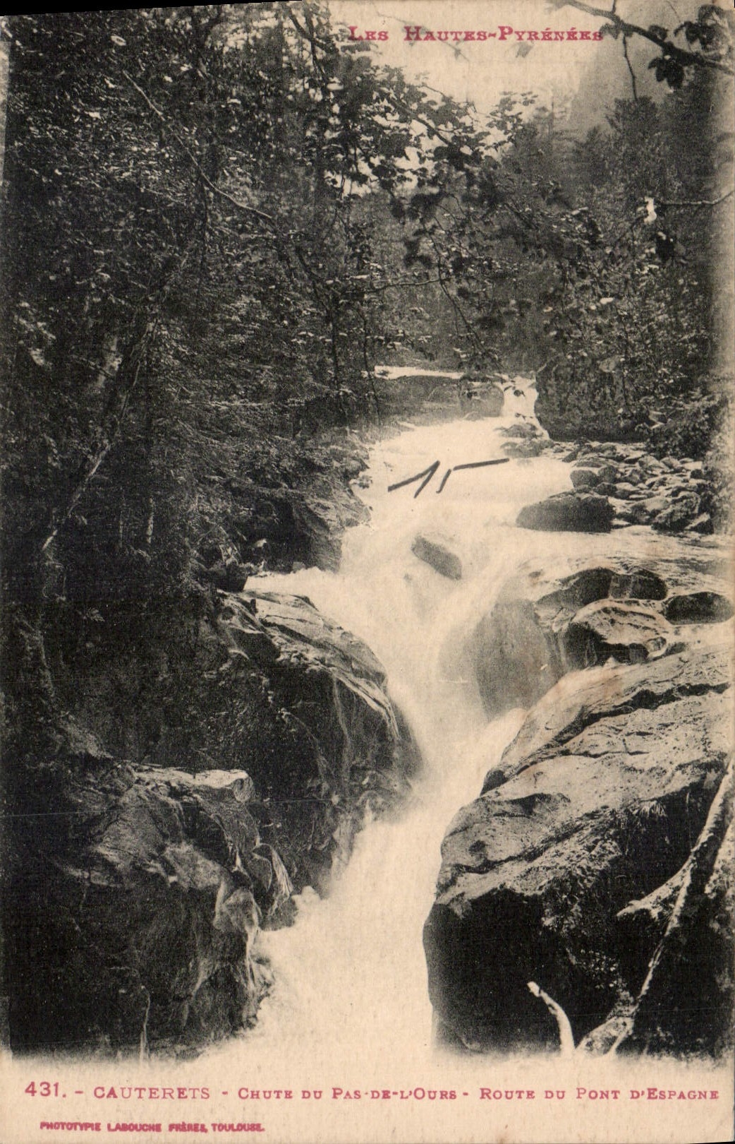 CPA Les Hautes Pyrenees Cauterets Chute du Pas de l'Ours Route du Pont d'Espagne 