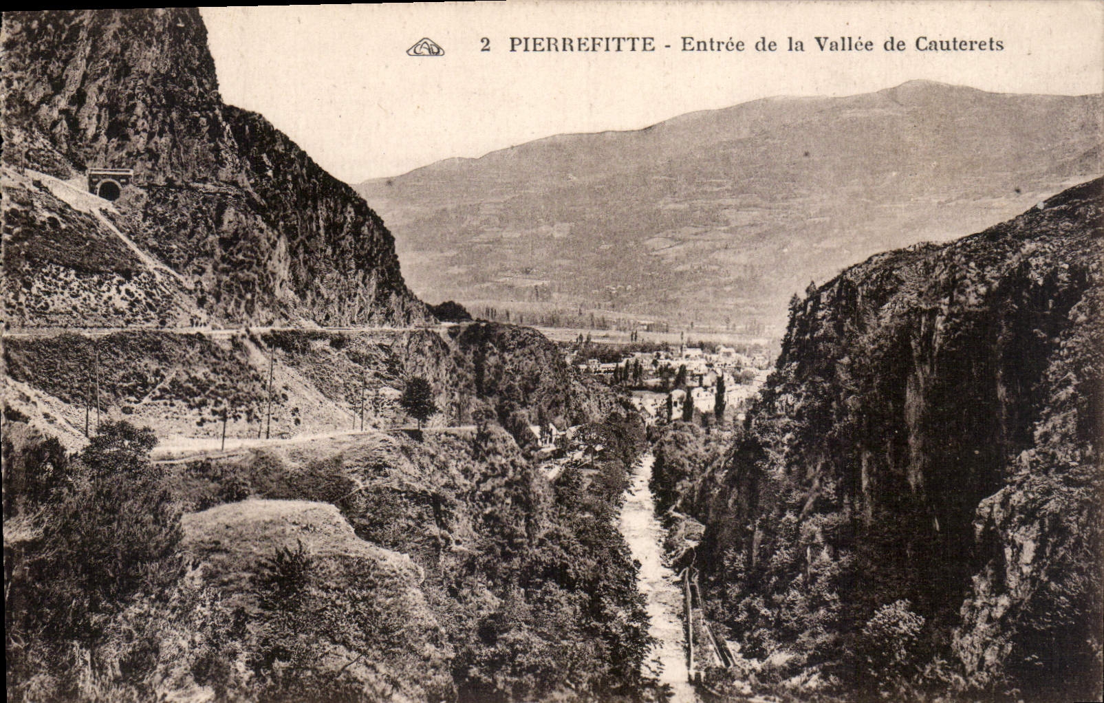 CPA Pierrefitte Entree de la Vallee de Cauterets 