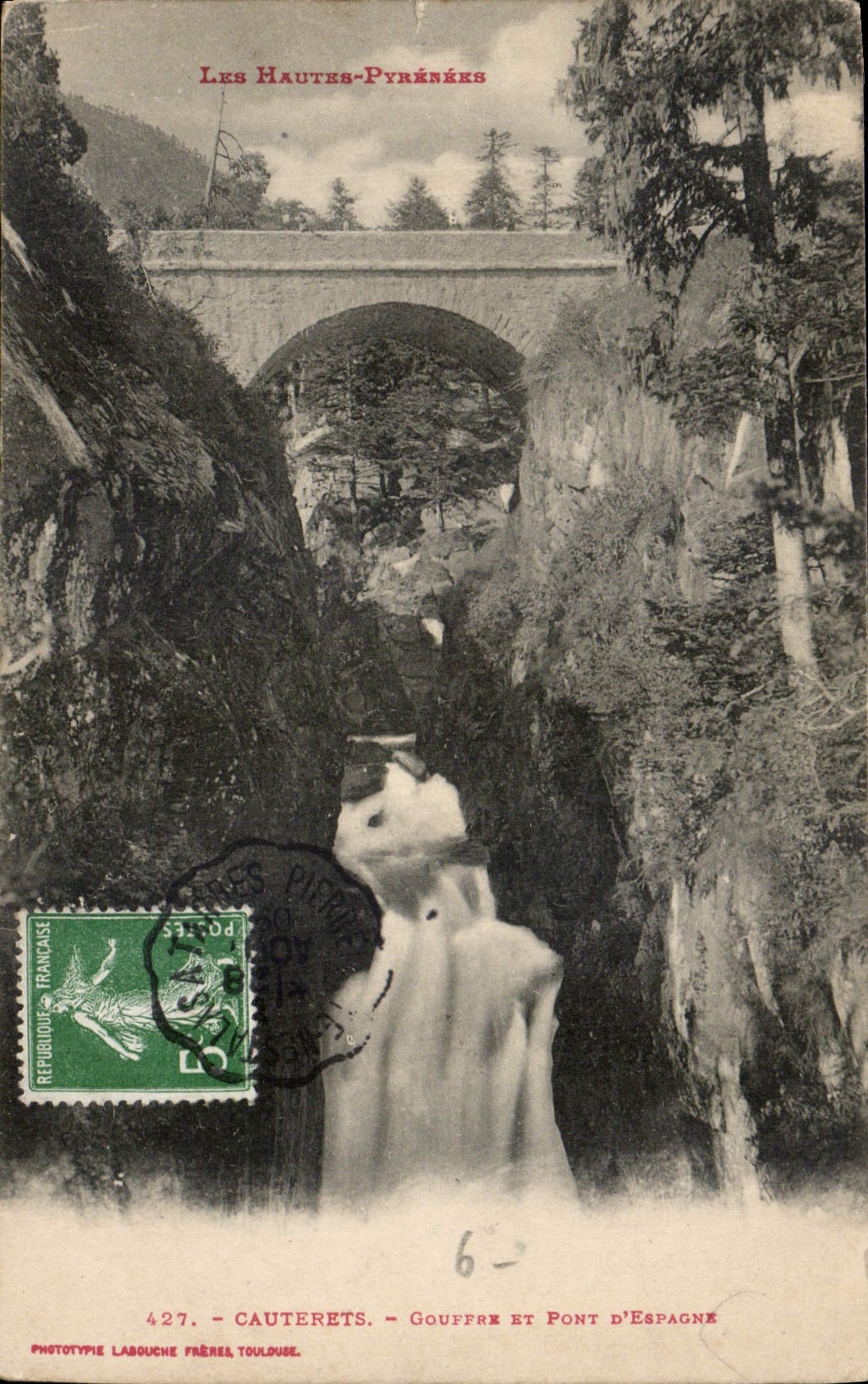CPA Les Hautes Pyrenees Cauterets Gouffre et Pont d'Espagne 
