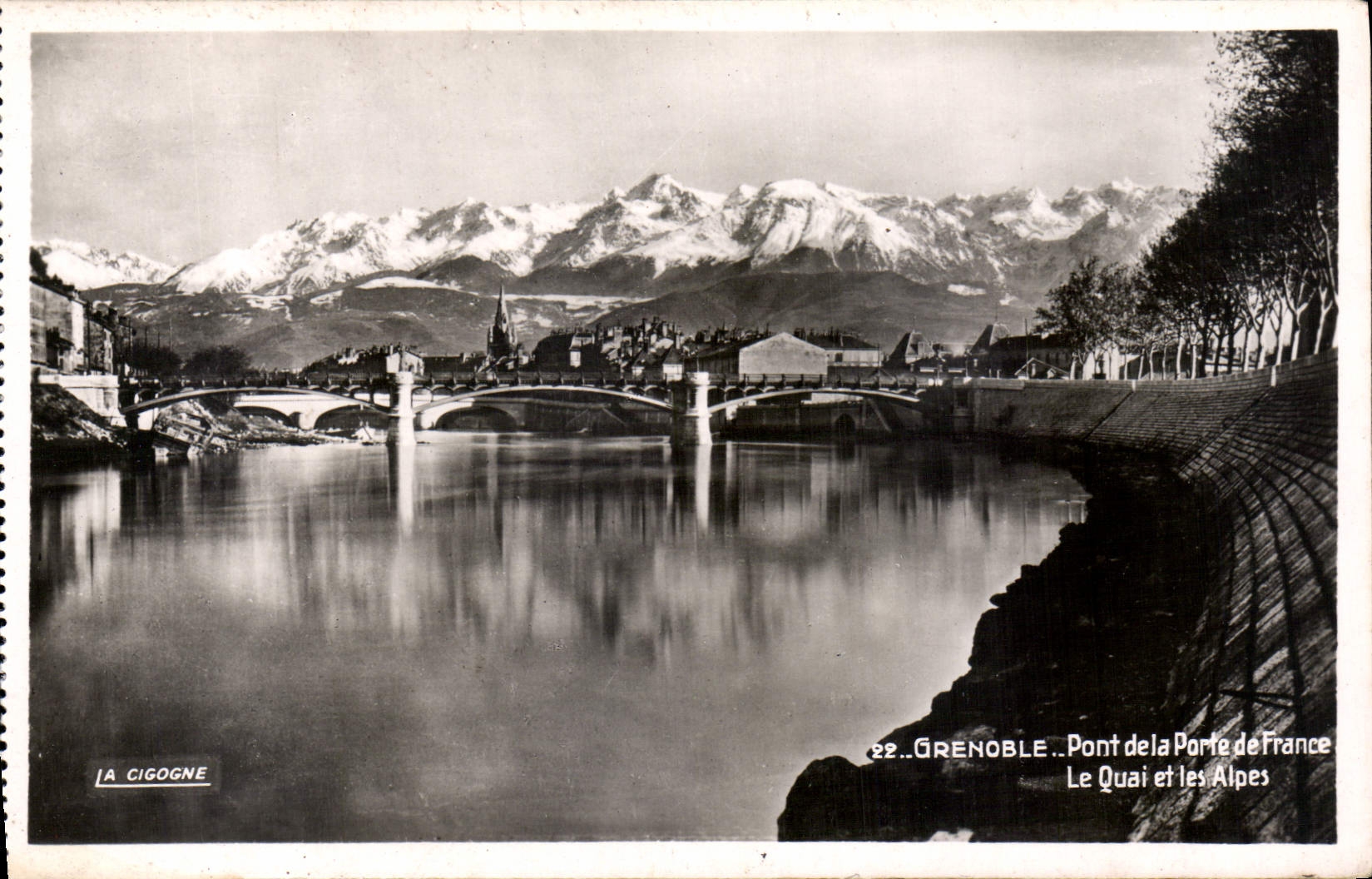 CPA Grenoble Pont de la Porte de France le Quai et les Alpes 