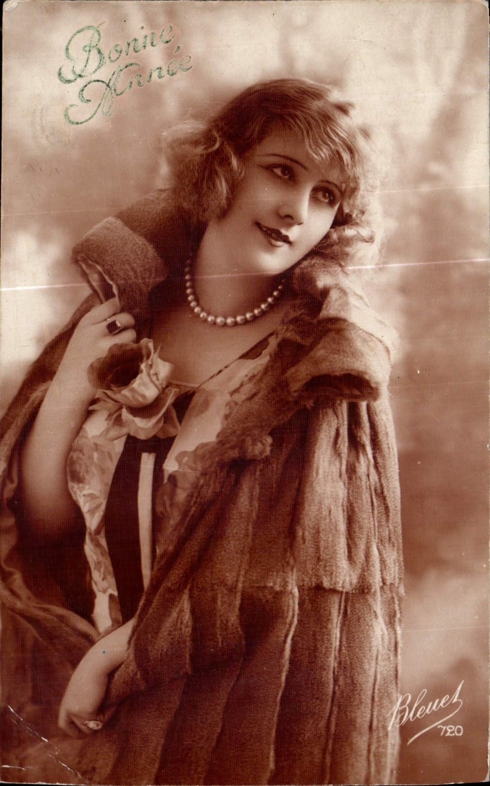 CPA Bonne annee Femme