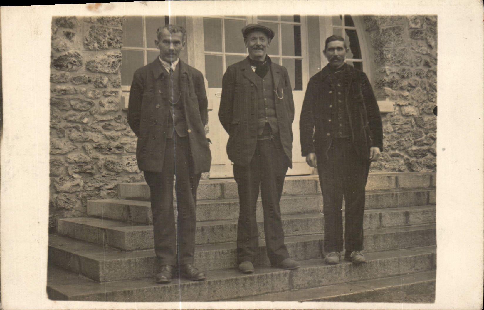 CARTE PHOTO Personnages