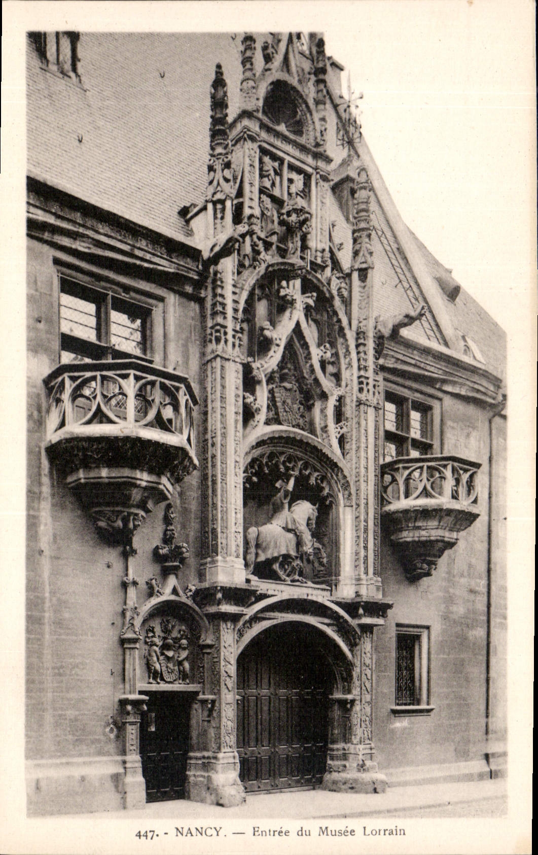 CPA Nancy Entree du Musee Lorrain 