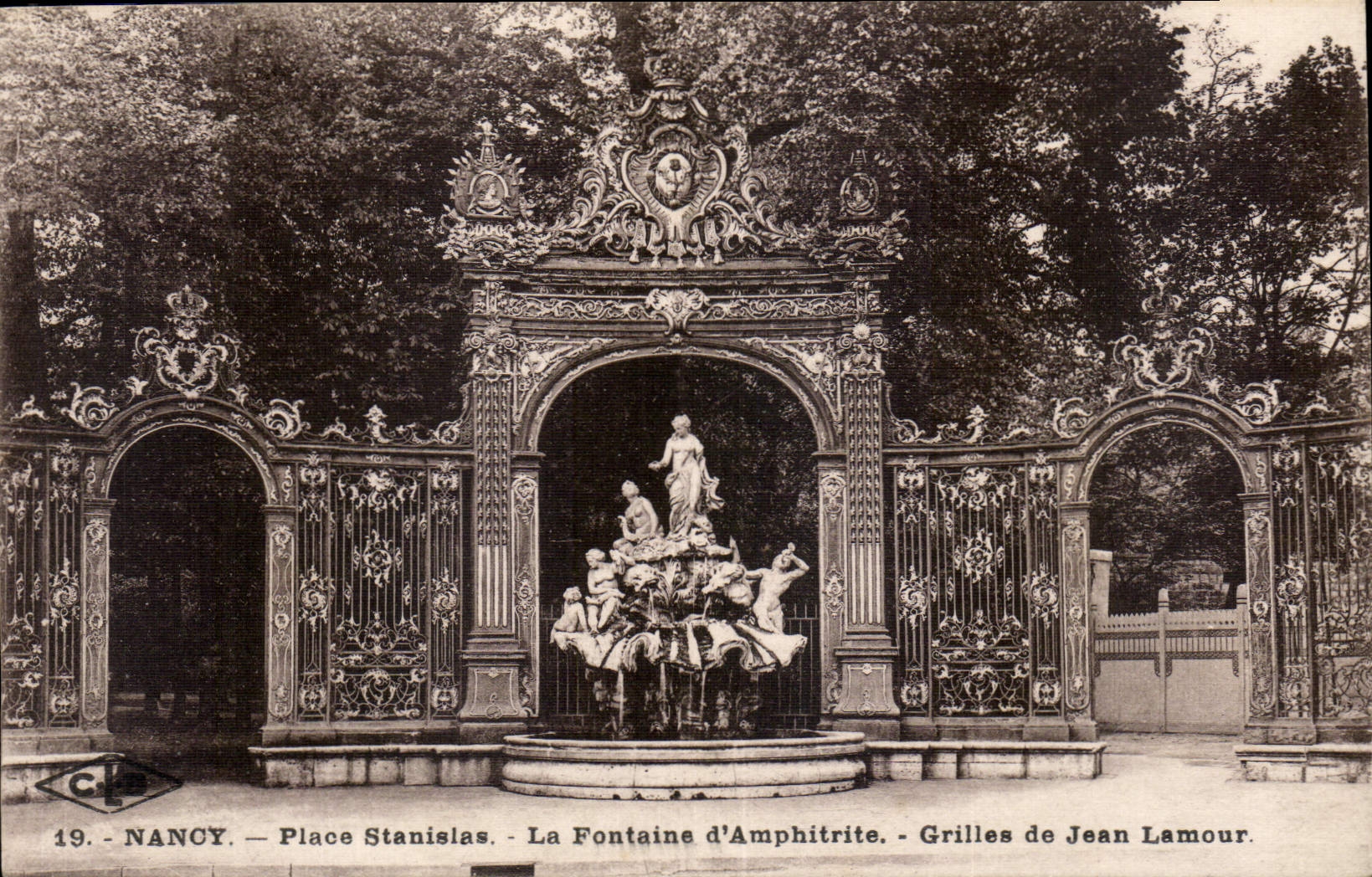 CPA Nancy Place Stanislas la Fontaine d'Amphitrite Grilles de Jean Lamour
