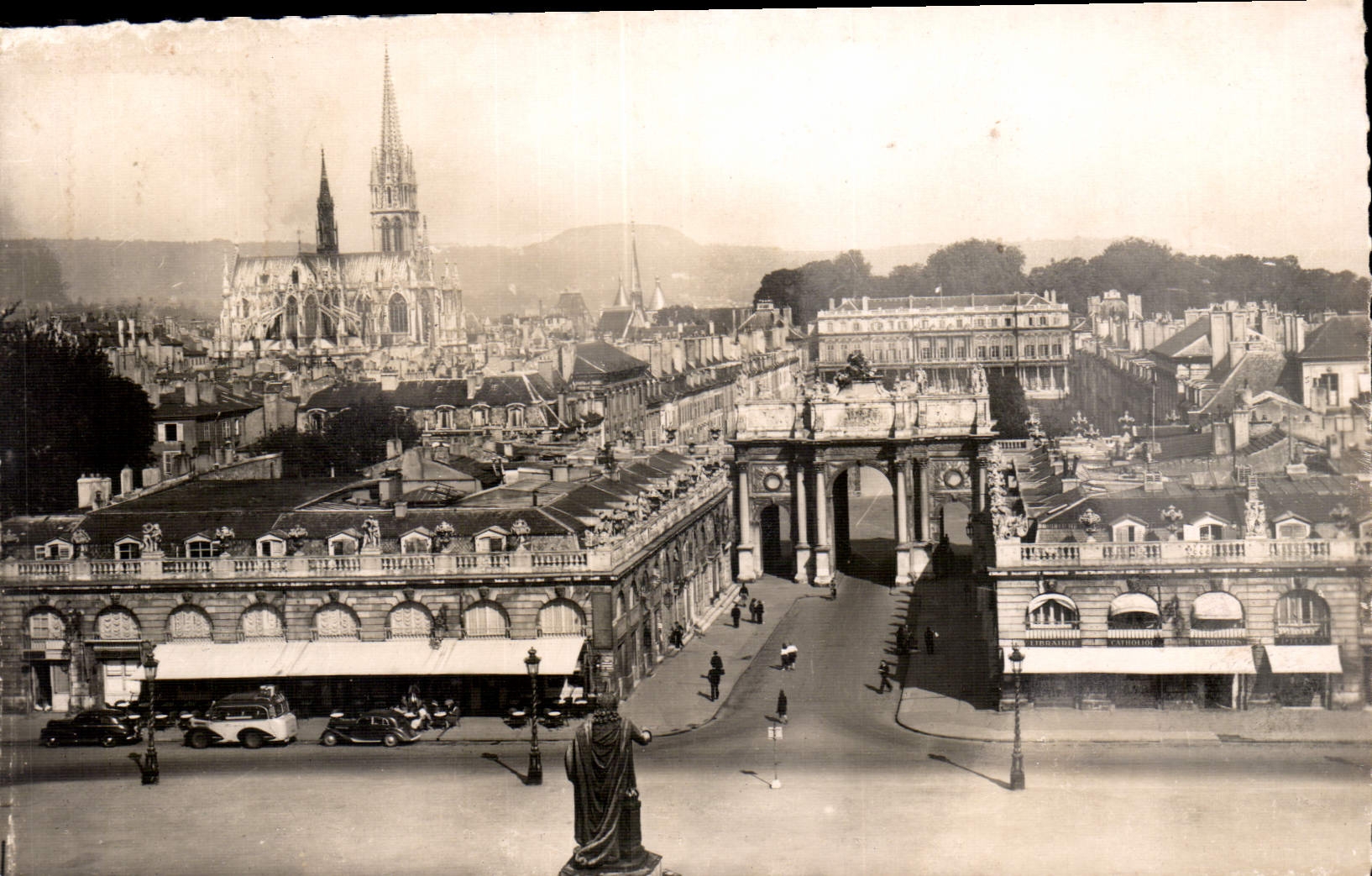 CPA Nancy Place Stanislas vue de l'Hotel de Ville 
