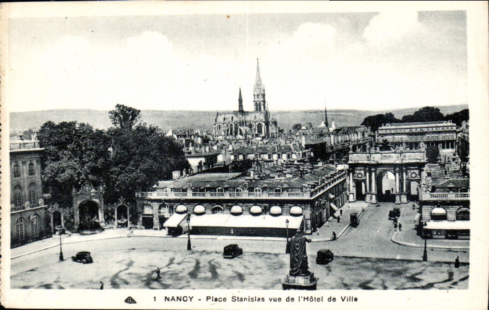 CPA Nancy Place Stanislas vue de l'Hotel de Ville 
