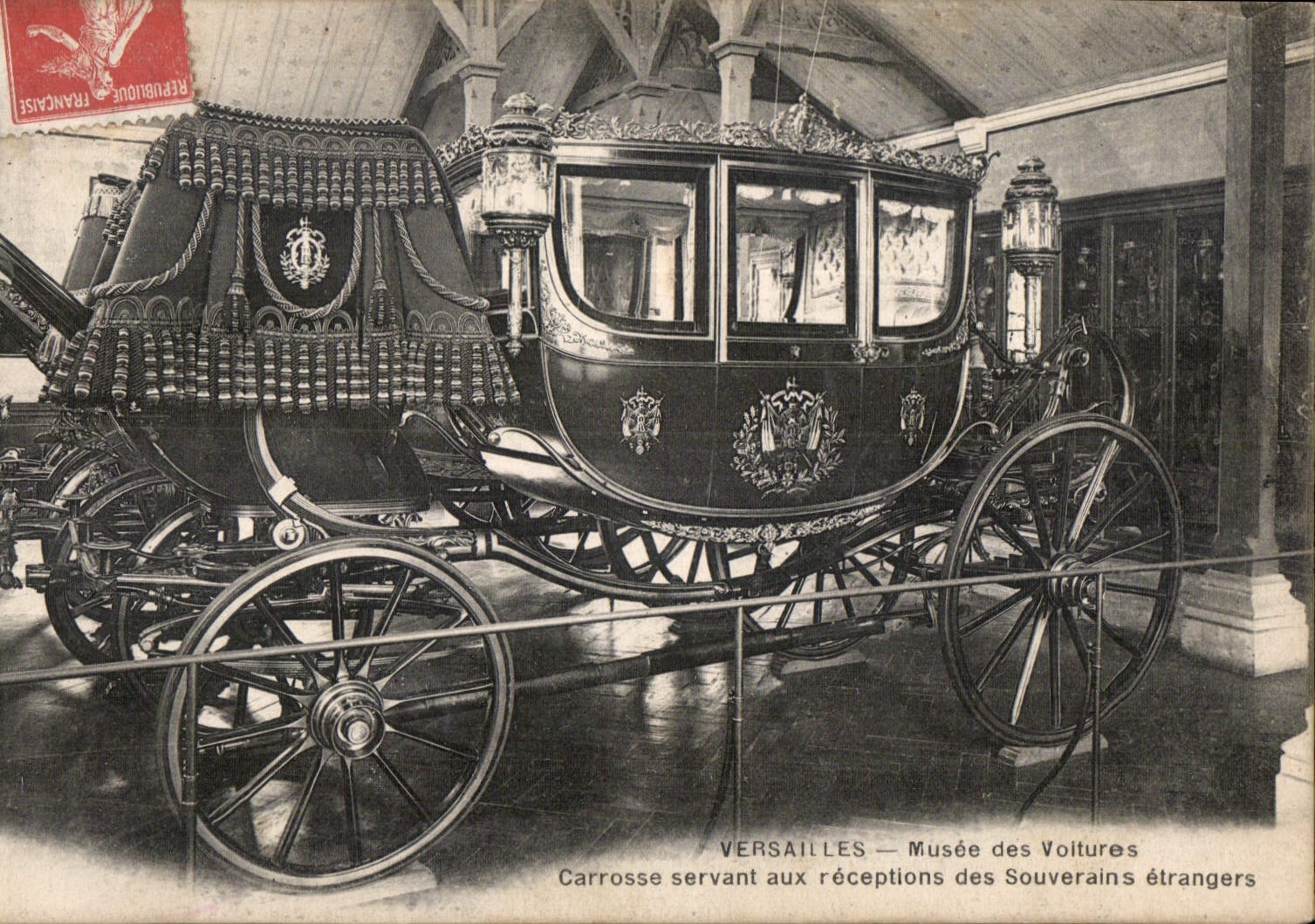 CPA Versailles Musee des Voitures Carrosse servant aux receptions des Souverains etrangers 