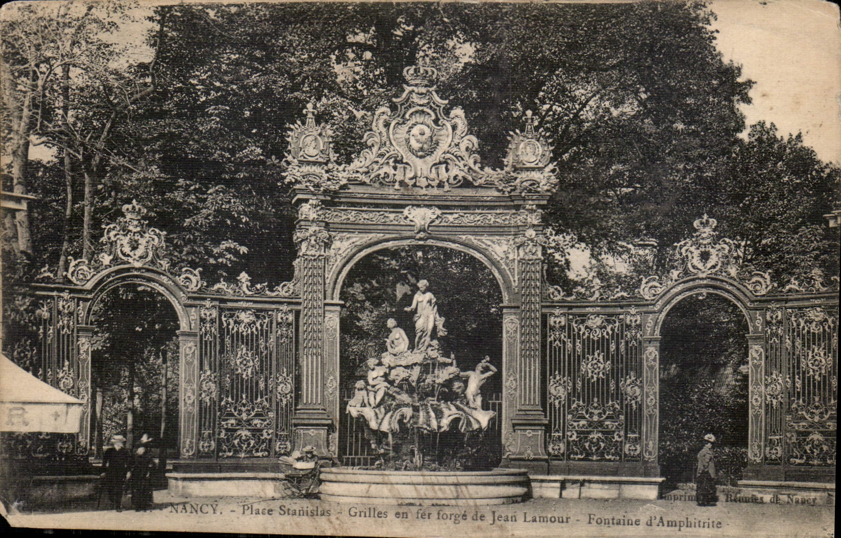 CPA Nancy Place Stanislas Grilles en Fer forge de Jean Lamour Fontaine d'Amphitrite 