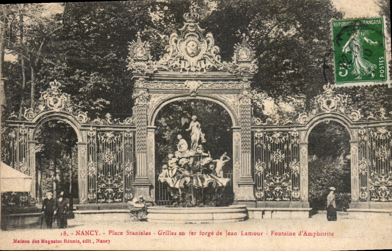 CPA Nancy Place Stanislas Grilles en Fer forge de Jean Lamour Fontaine d'Amphitrite 