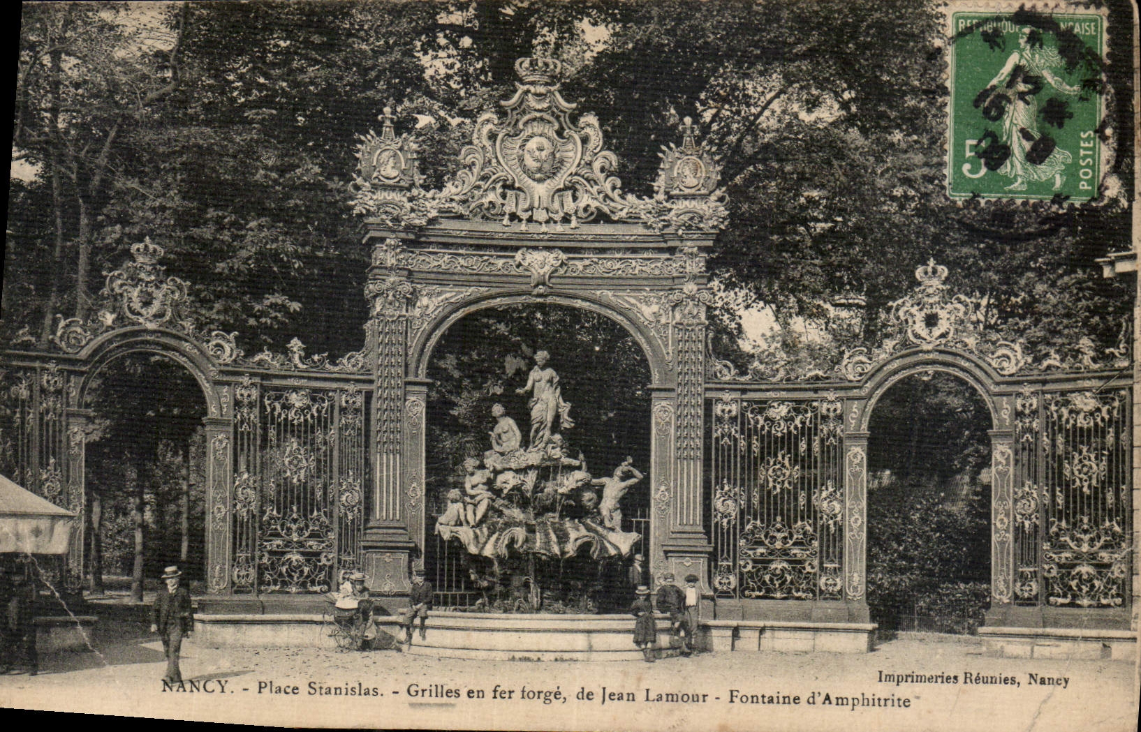 CPA Nancy Place Stanislas Grilles en Fer forge de Jean Lamour Fontaine d'Amphitrite 